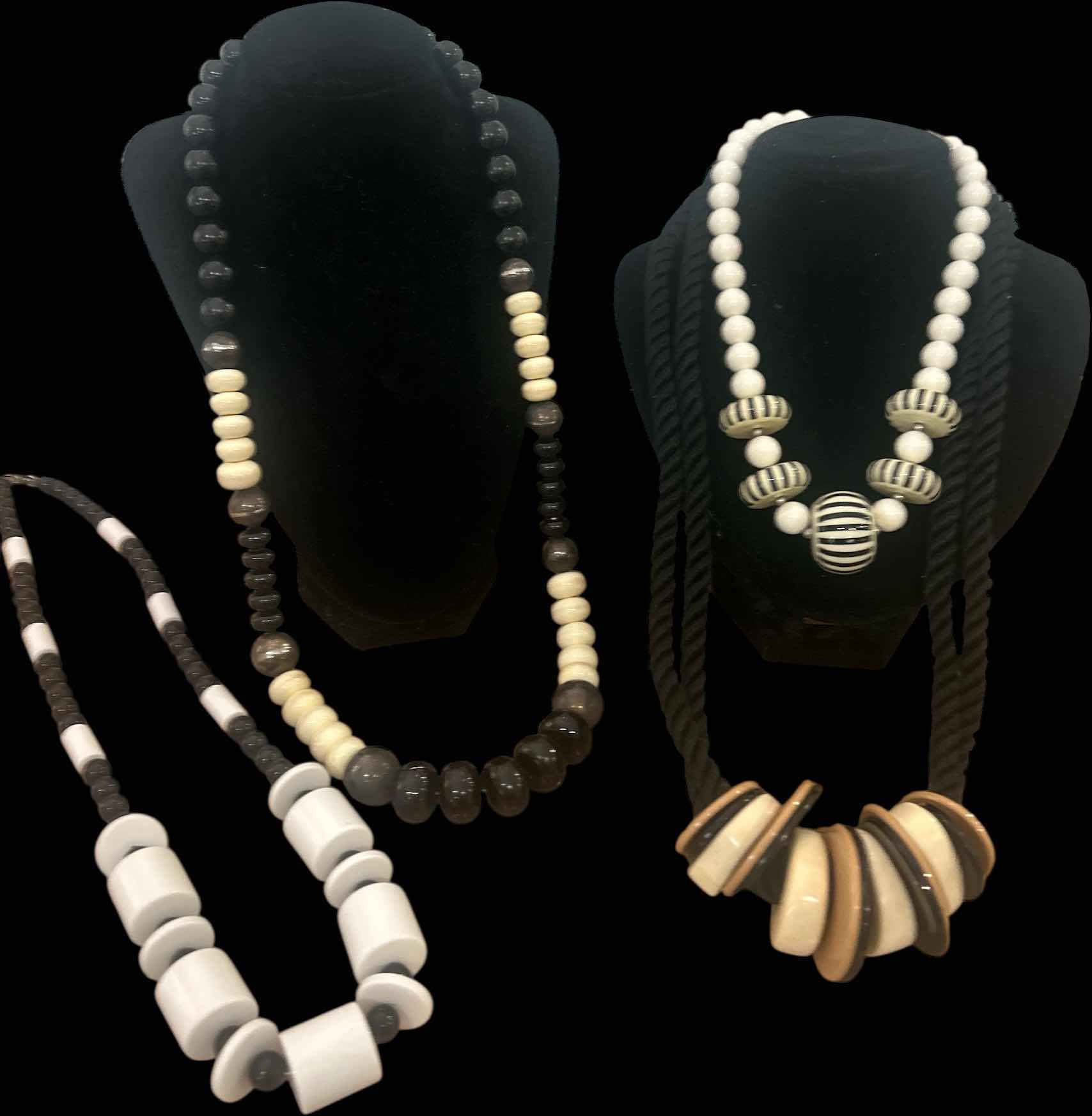 Photo 1 of 4 - WOMENS COSTUME JEWELRY