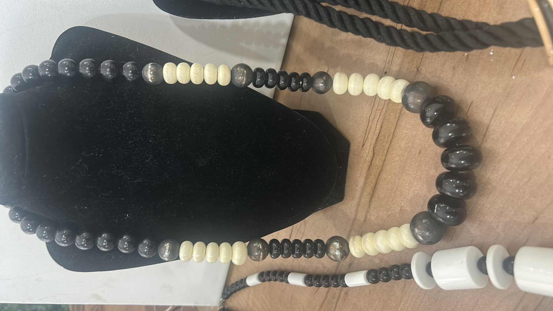 Photo 1 of 4 - WOMENS COSTUME JEWELRY