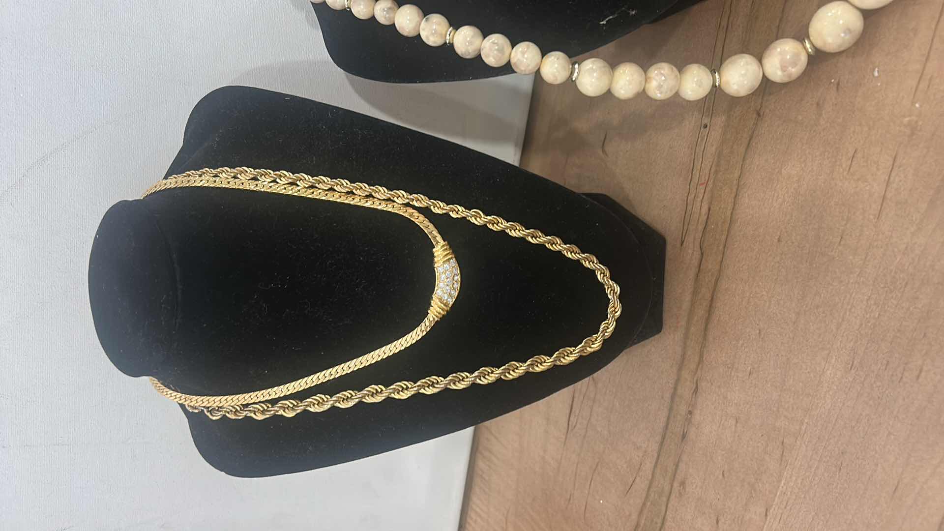 Photo 1 of 4 - WOMENS COSTUME JEWELRY