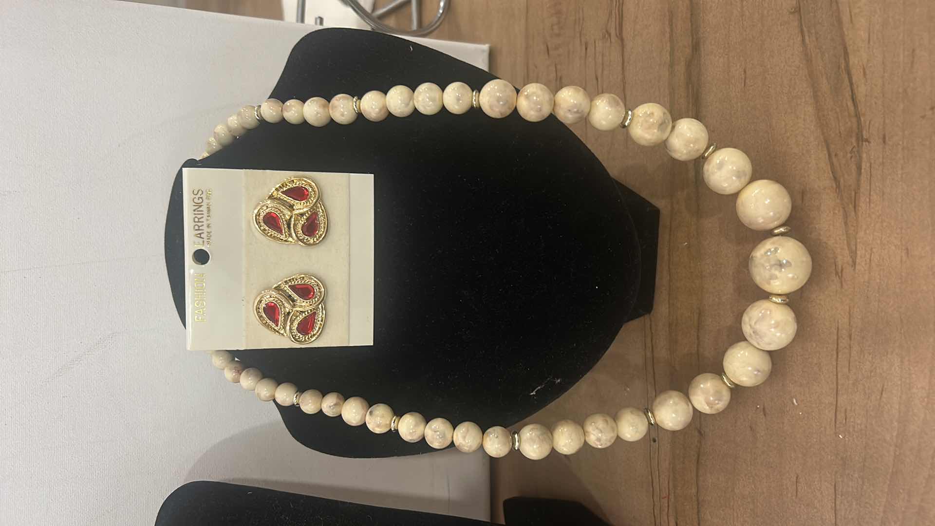 Photo 1 of 4 - WOMENS COSTUME JEWELRY