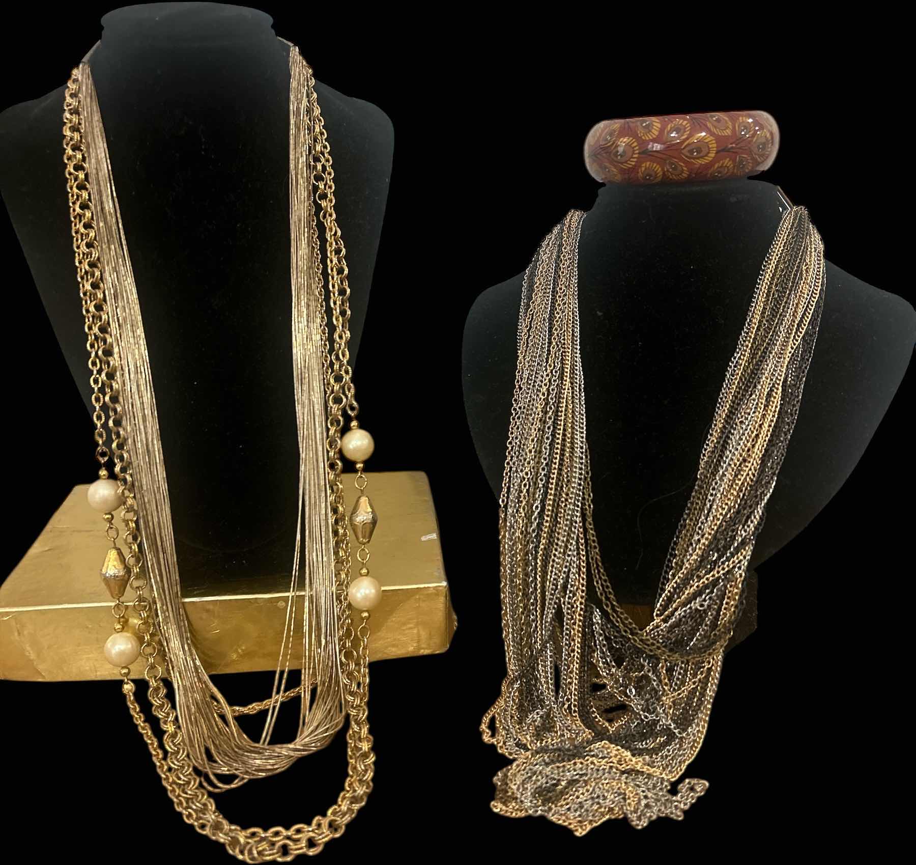 Photo 1 of 4 - WOMENS COSTUME JEWELRY