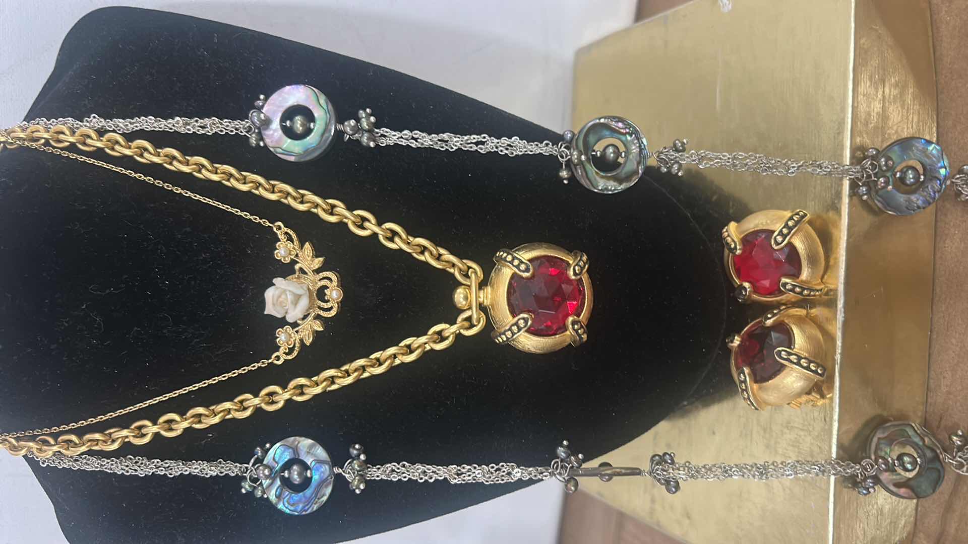 Photo 1 of 4 - WOMENS COSTUME JEWELRY