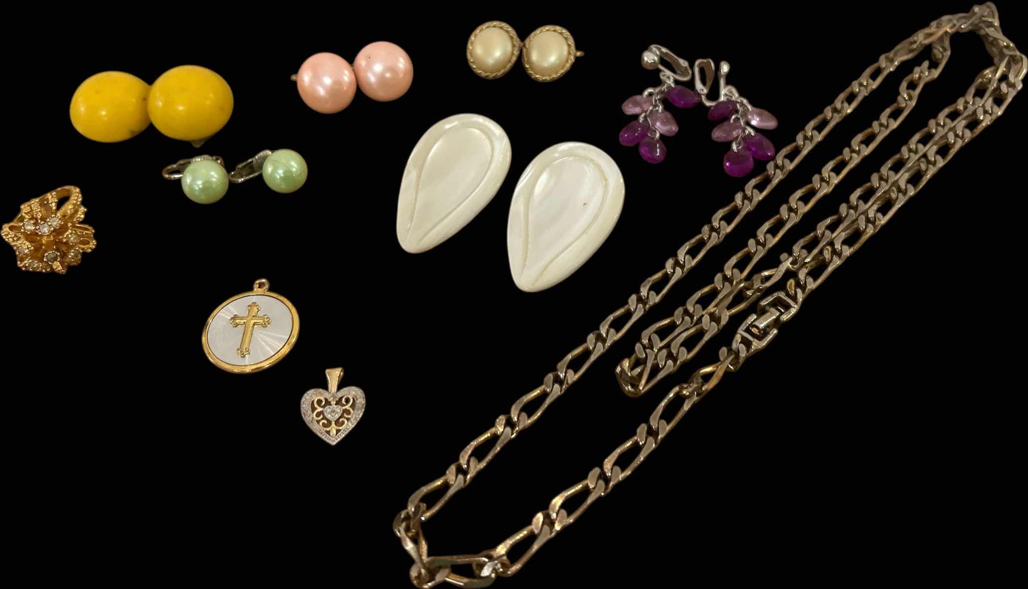 Photo 1 of 10 PIECES OF WOMENS COSTUME JEWELRY