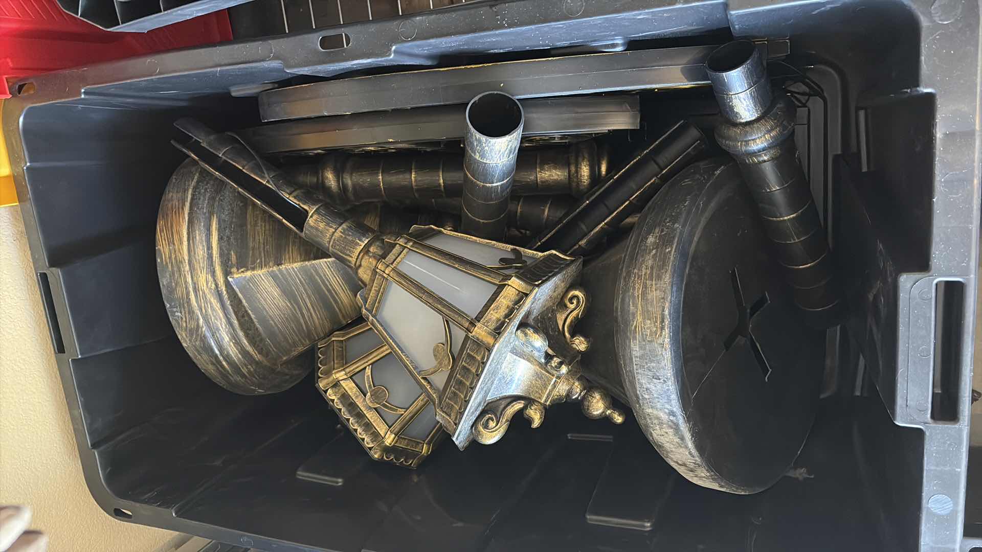 Photo 1 of HALLOWEEN MANOR YARD DECORATIONS