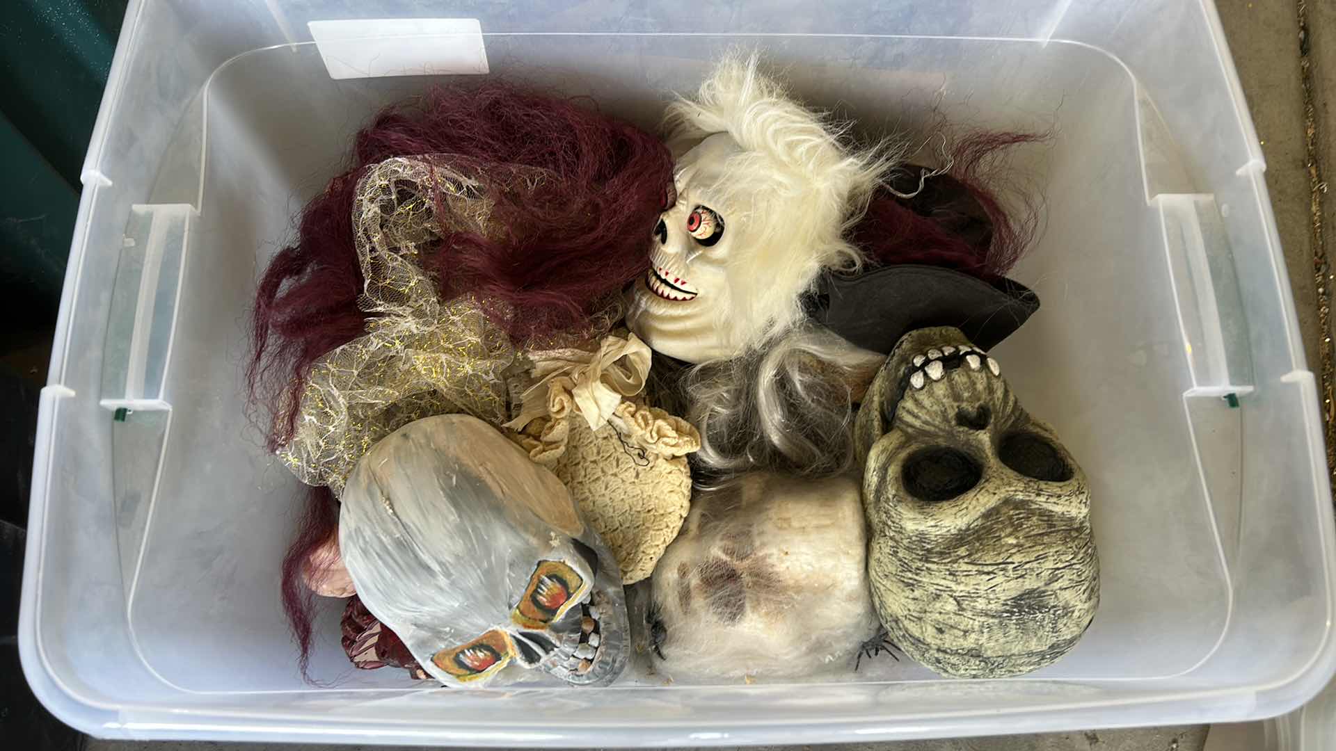 Photo 1 of BOX & TOTE - SCARY HALLOWEEN DECORATIONS