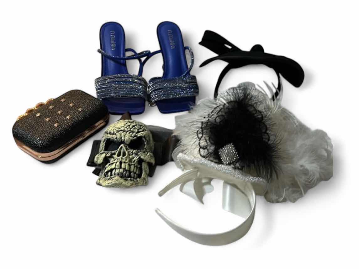 Photo 1 of DRESS UP & HALLOWEEN ACCESSORIES