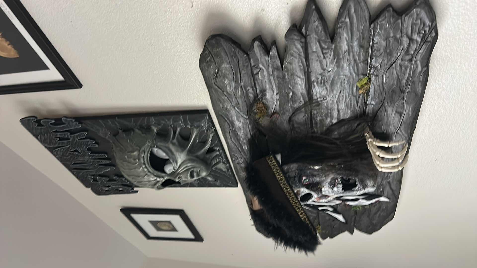 Photo 1 of HALLOWEEN DECOR - ANIMATED LIGHTUP ALIEN AND PIRATE 37“ x H19“