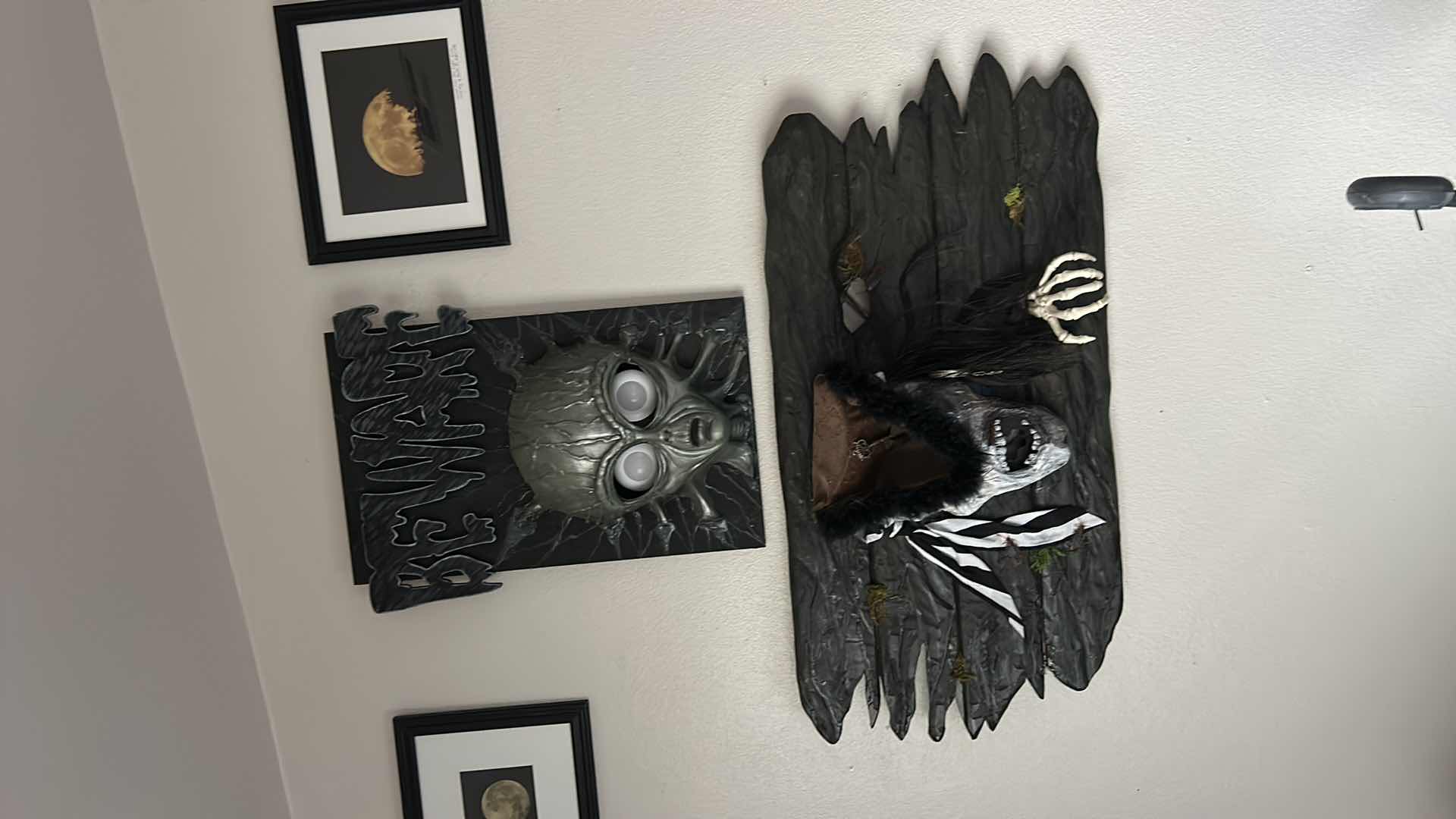 Photo 1 of HALLOWEEN DECOR - ANIMATED LIGHTUP ALIEN AND PIRATE 37“ x H19“