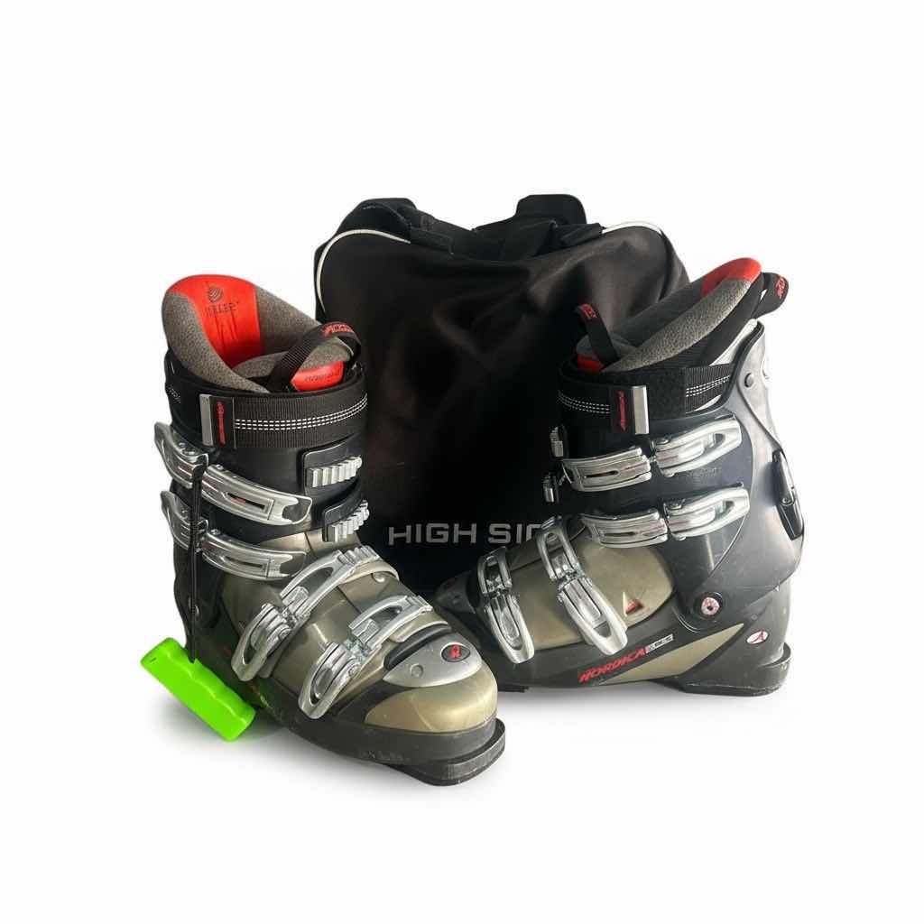 Photo 1 of OUTLAST SKI BOOTS AND BAG