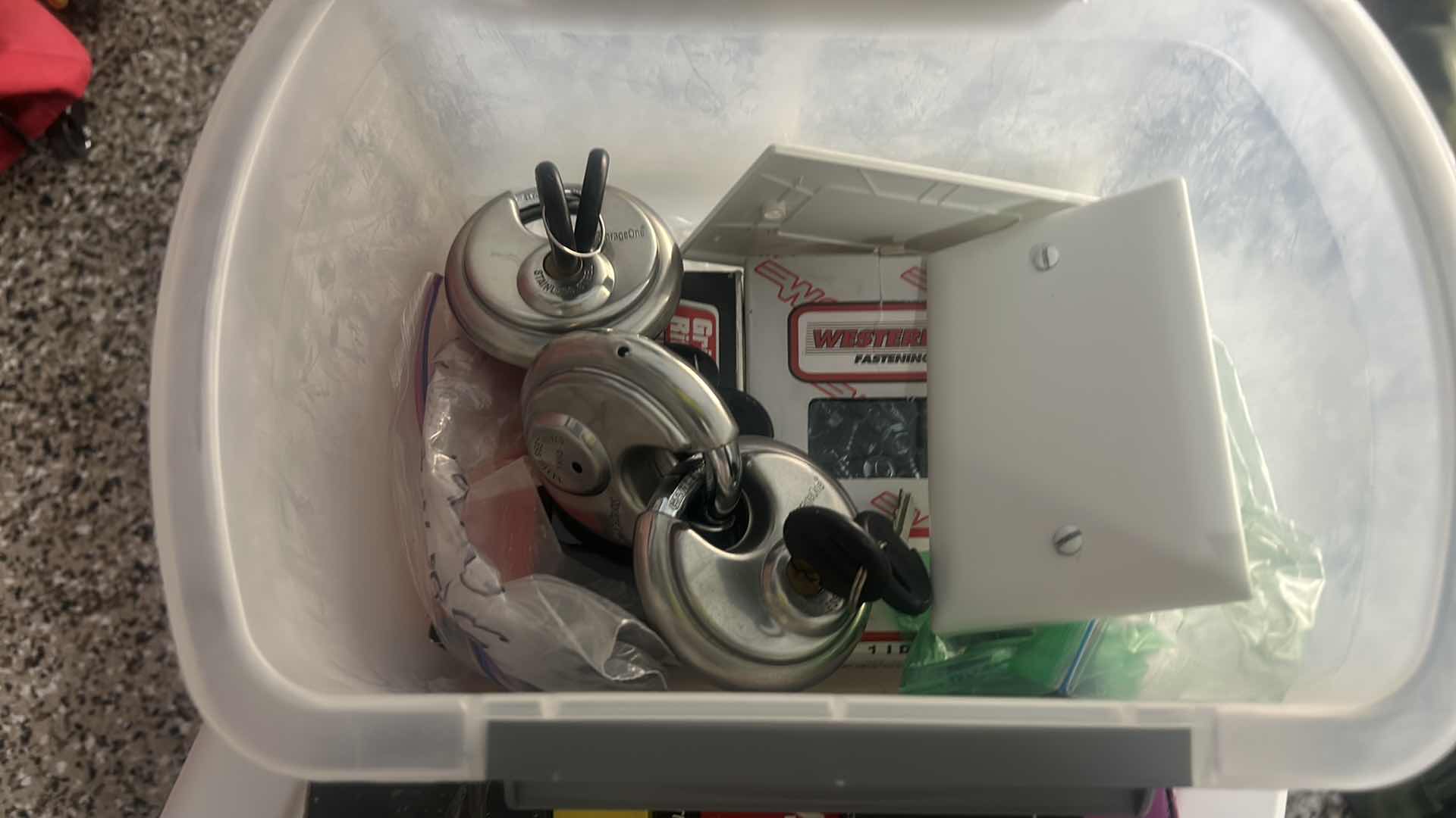 Photo 1 of TOTE WITH SCREWS AND LOCKS