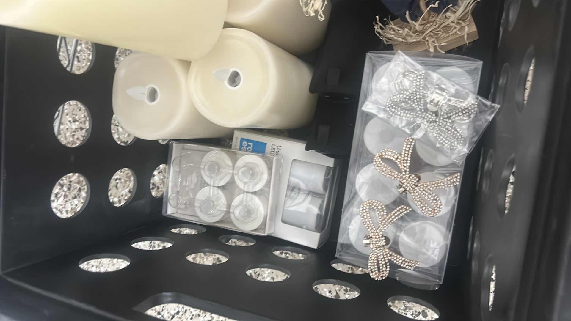 Photo 1 of TOTE WITH CANDLES AND 2 SCARECROWS