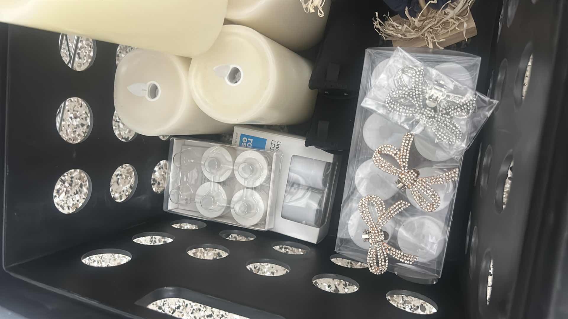 Photo 1 of TOTE WITH CANDLES AND 2 SCARECROWS