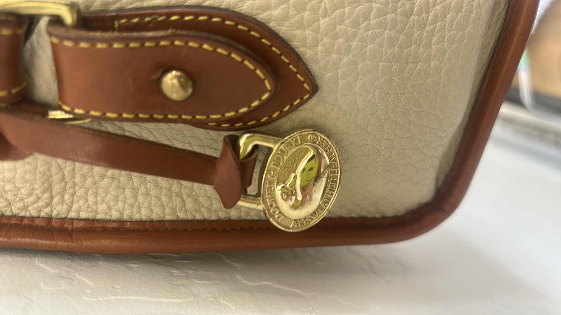 Photo 1 of VINTAGE DOONEY AND BOURKE R25 MEDIUM ESSEX BEIGE SHOULDER HANDBAG