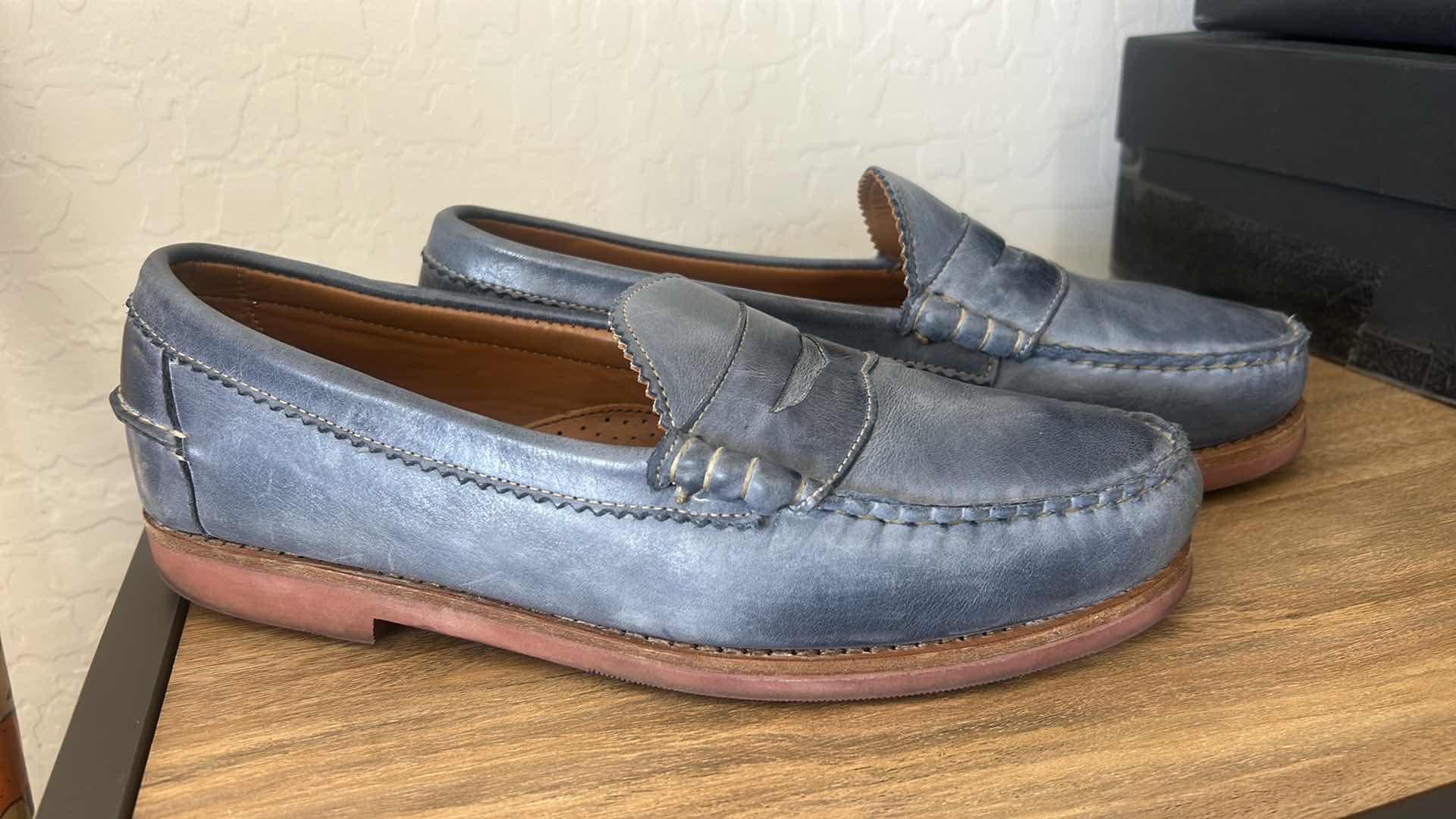 Photo 1 of MENS ALLEN EDMONDS SEDONA NAVY LEATHER SHOES SIZE 11 D