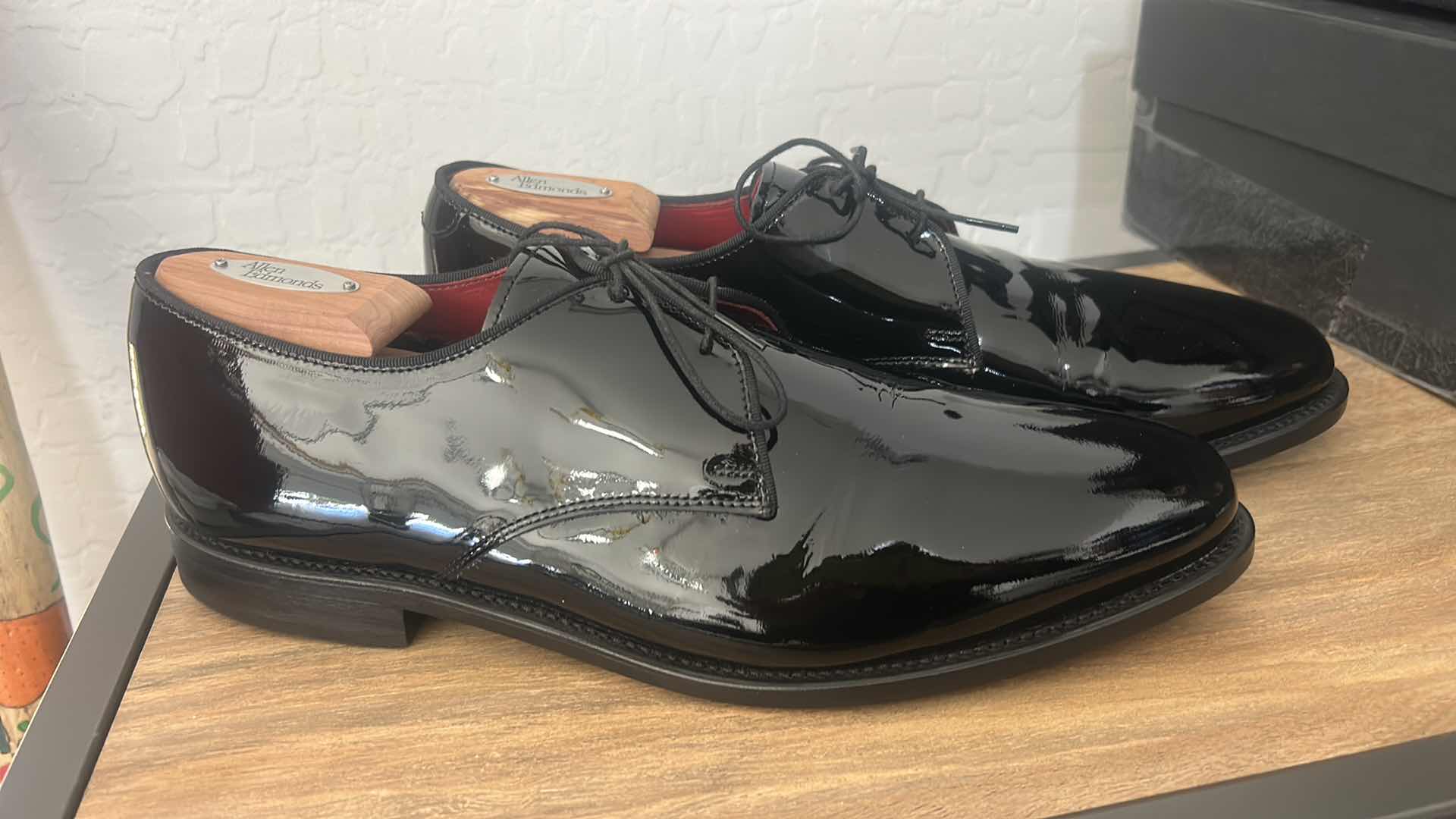 Photo 1 of MENS ALLEN EDMONDS KENDALL BLACK PATENT  LEATHER SHOES SIZE 11 D 