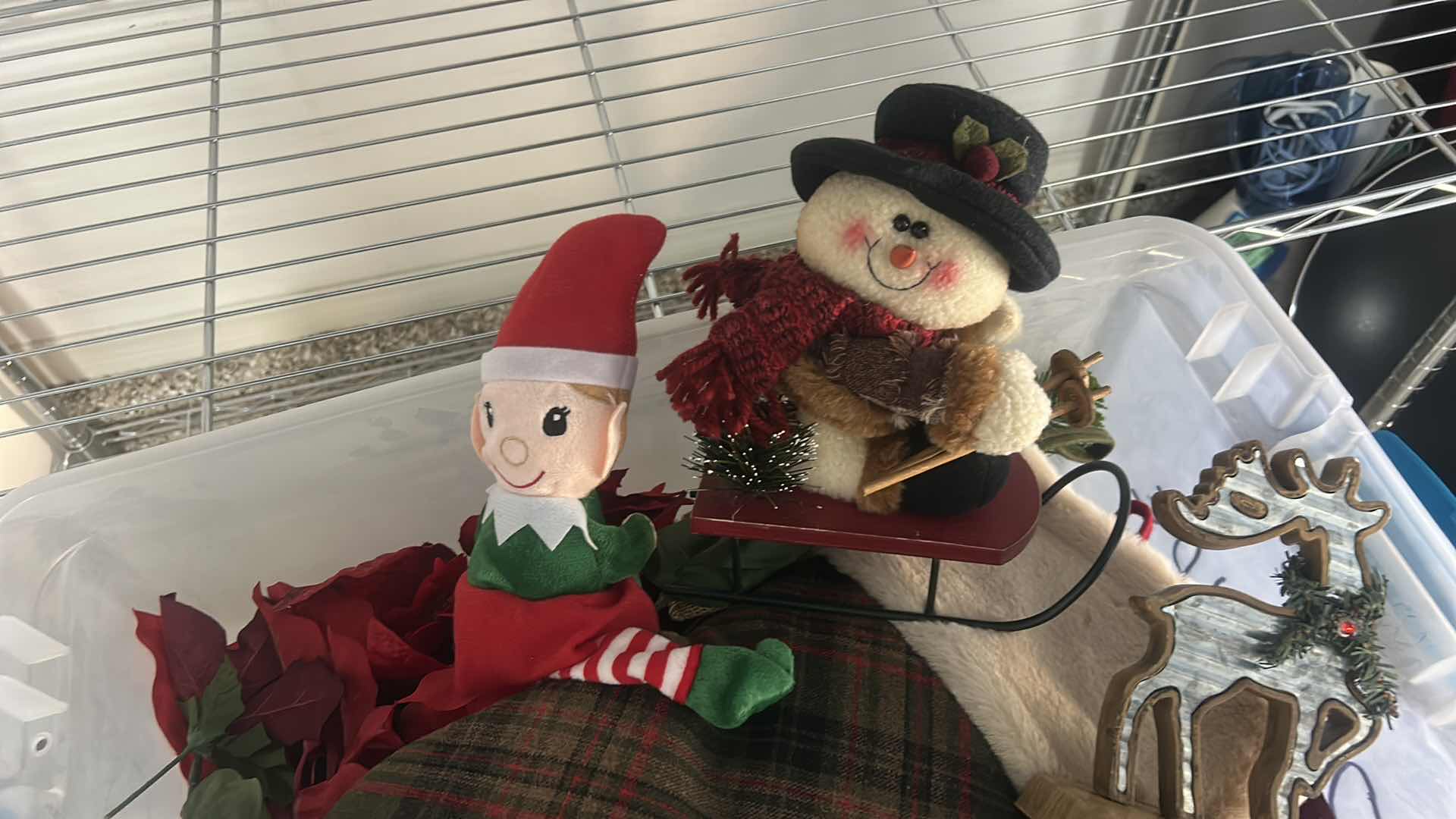 Photo 1 of TOTE - CHRISTMAS DECORATIONS