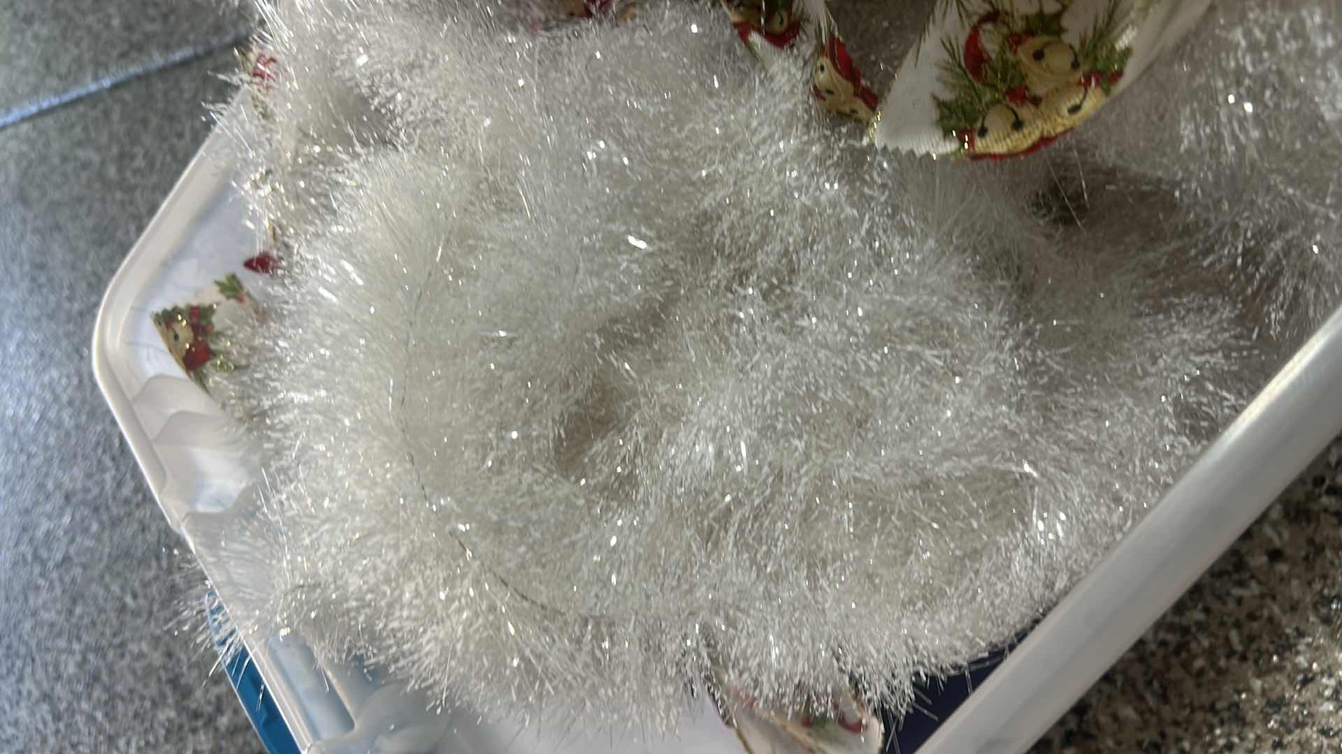 Photo 1 of TOTE - CHRISTMAS DECORATIONS