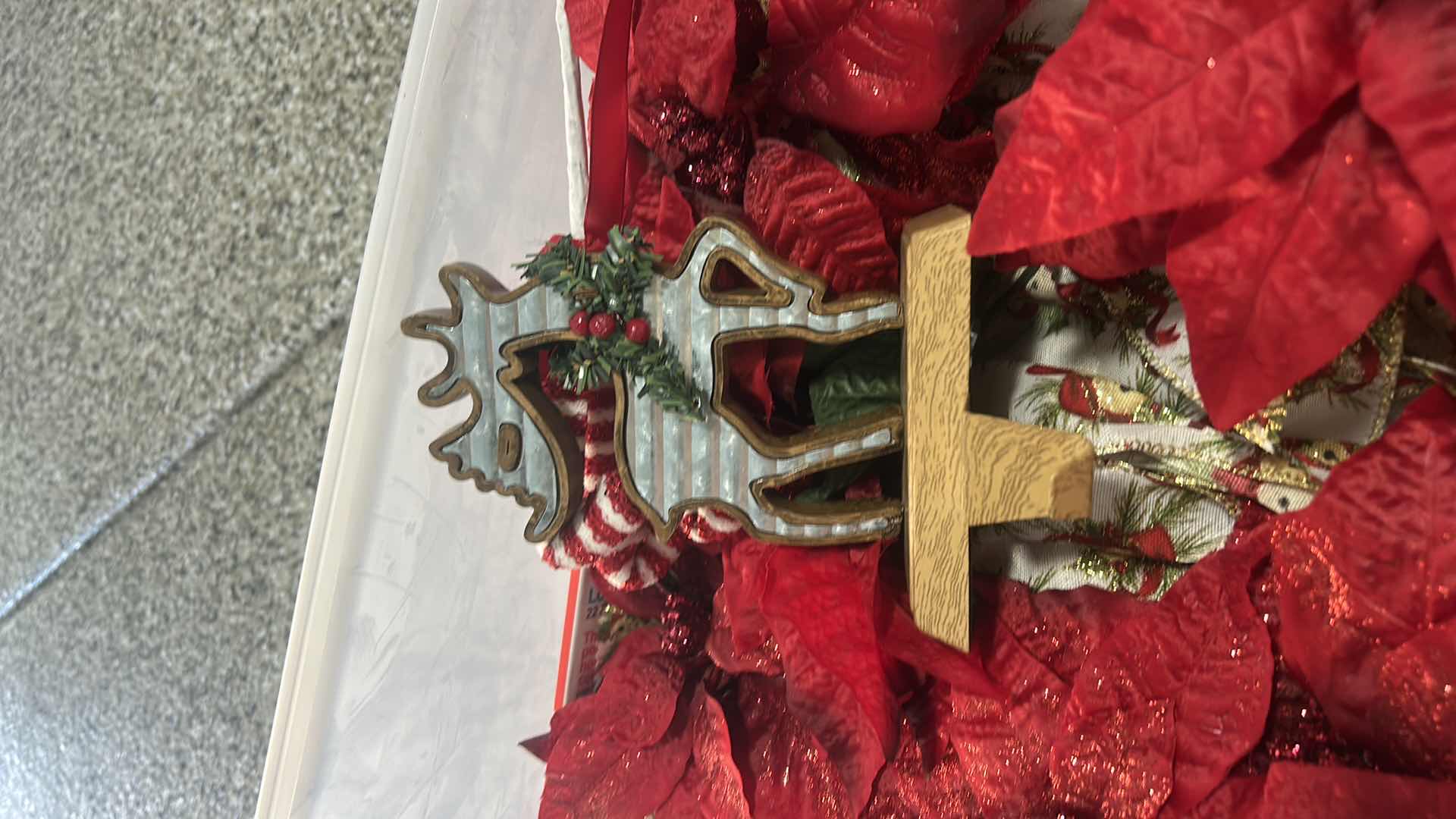 Photo 1 of TOTE - CHRISTMAS DECORATIONS