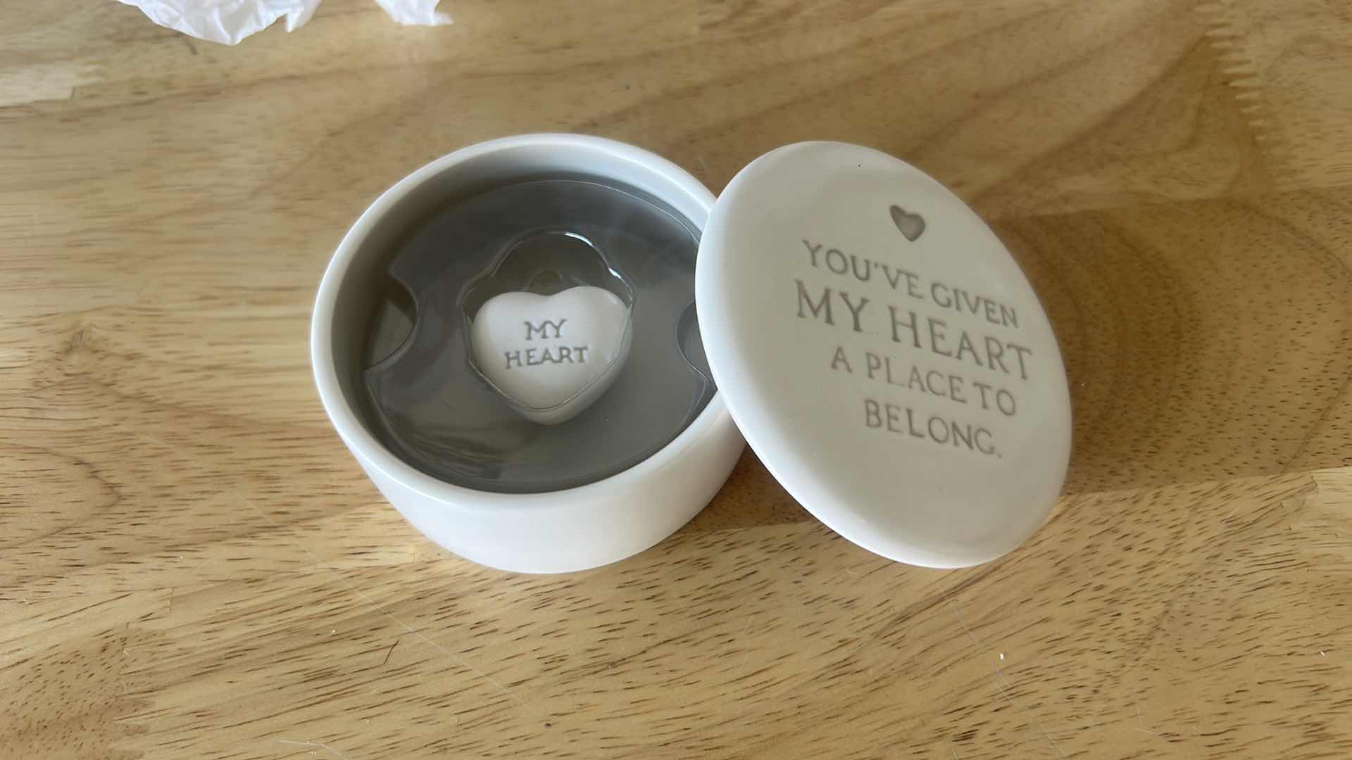 Photo 1 of 2 - WILLOW TREE ANGEL OF MY HEART H5” & CERAMIC BOX WITH HEART