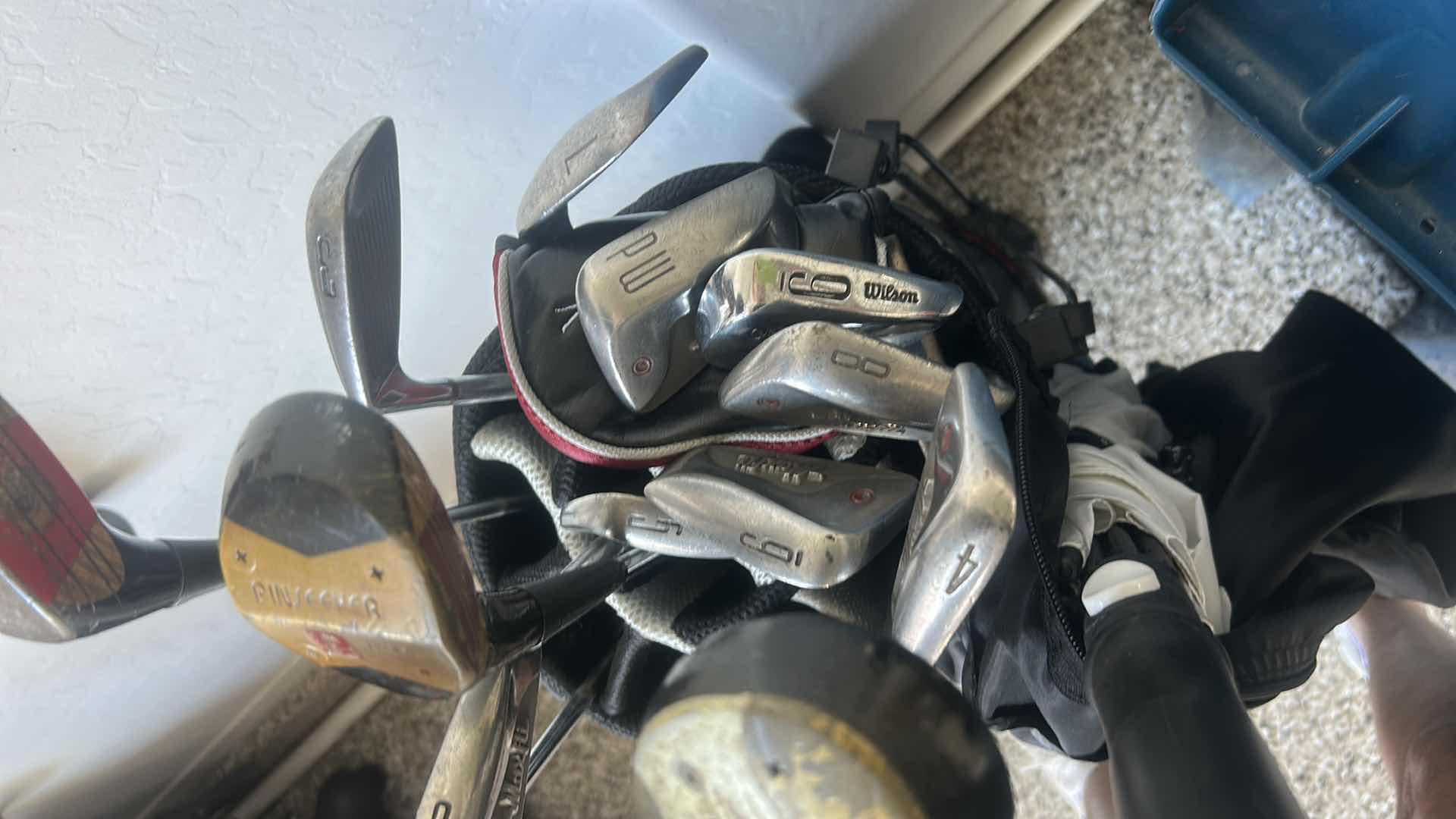 Photo 1 of GOLF CLUBS AND GOLF BAG