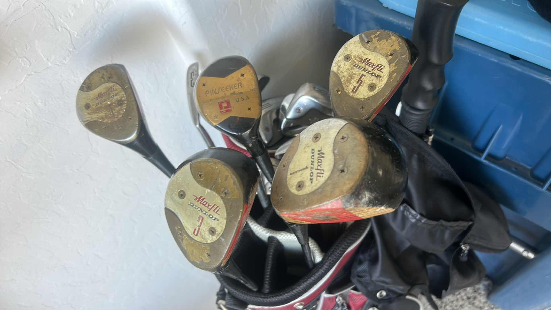 Photo 1 of GOLF CLUBS AND GOLF BAG