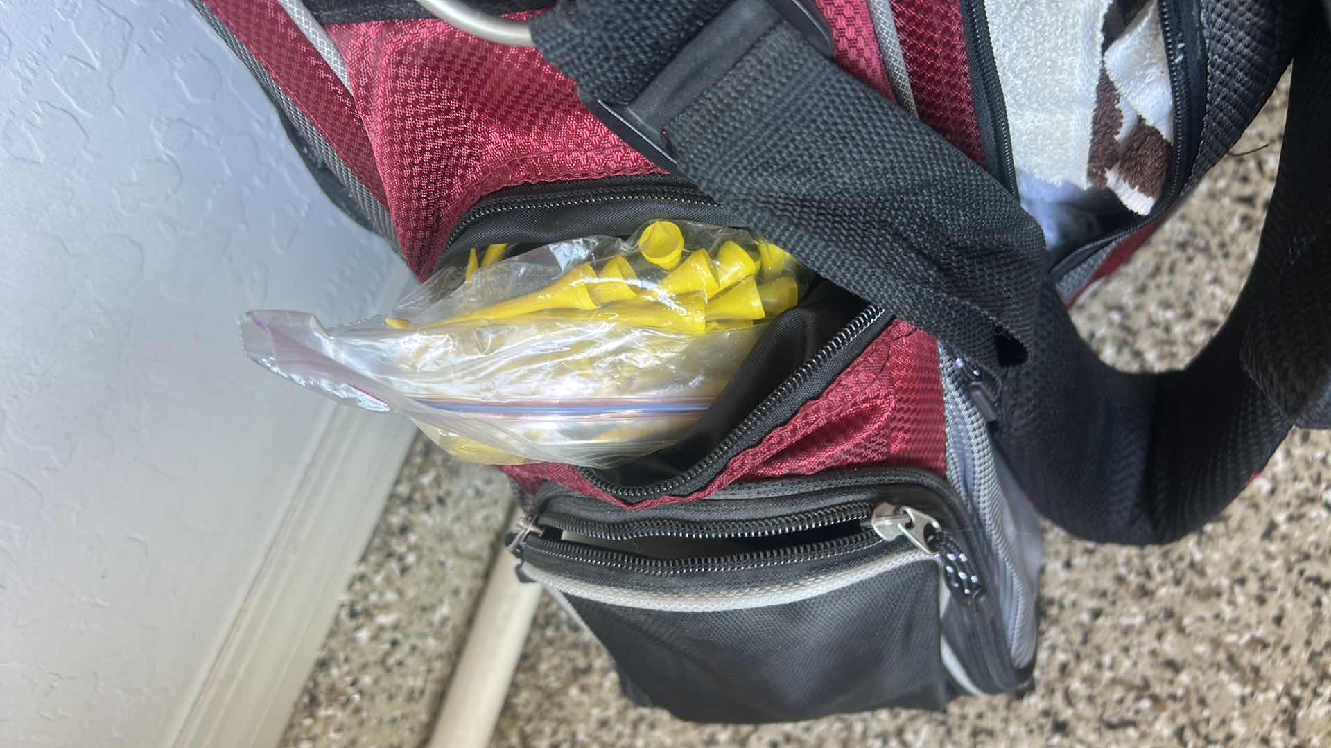 Photo 1 of GOLF CLUBS AND GOLF BAG