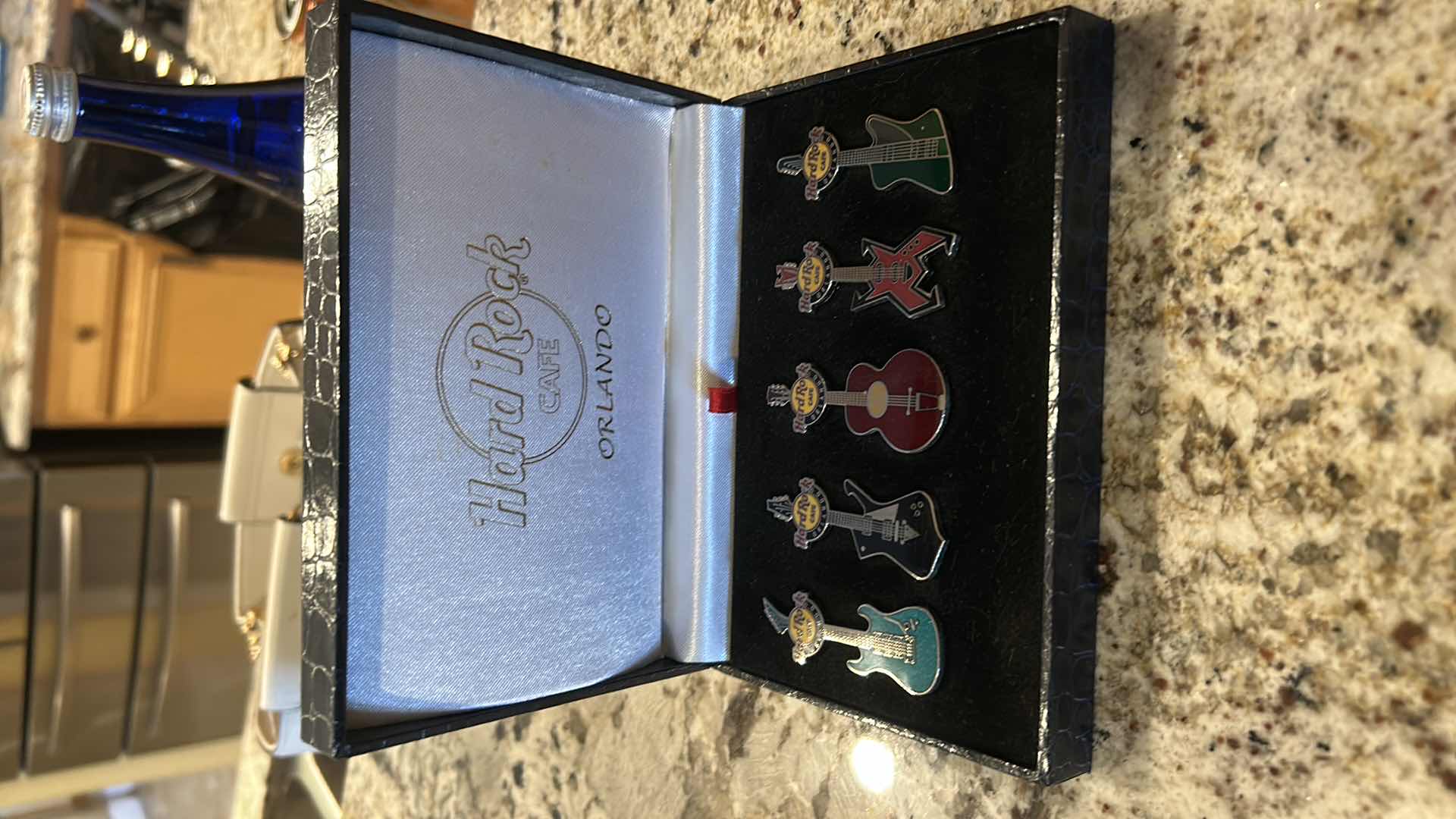 Photo 1 of HARD ROCK ORLANDO GUITAR LAPEL PIN BOXED SET