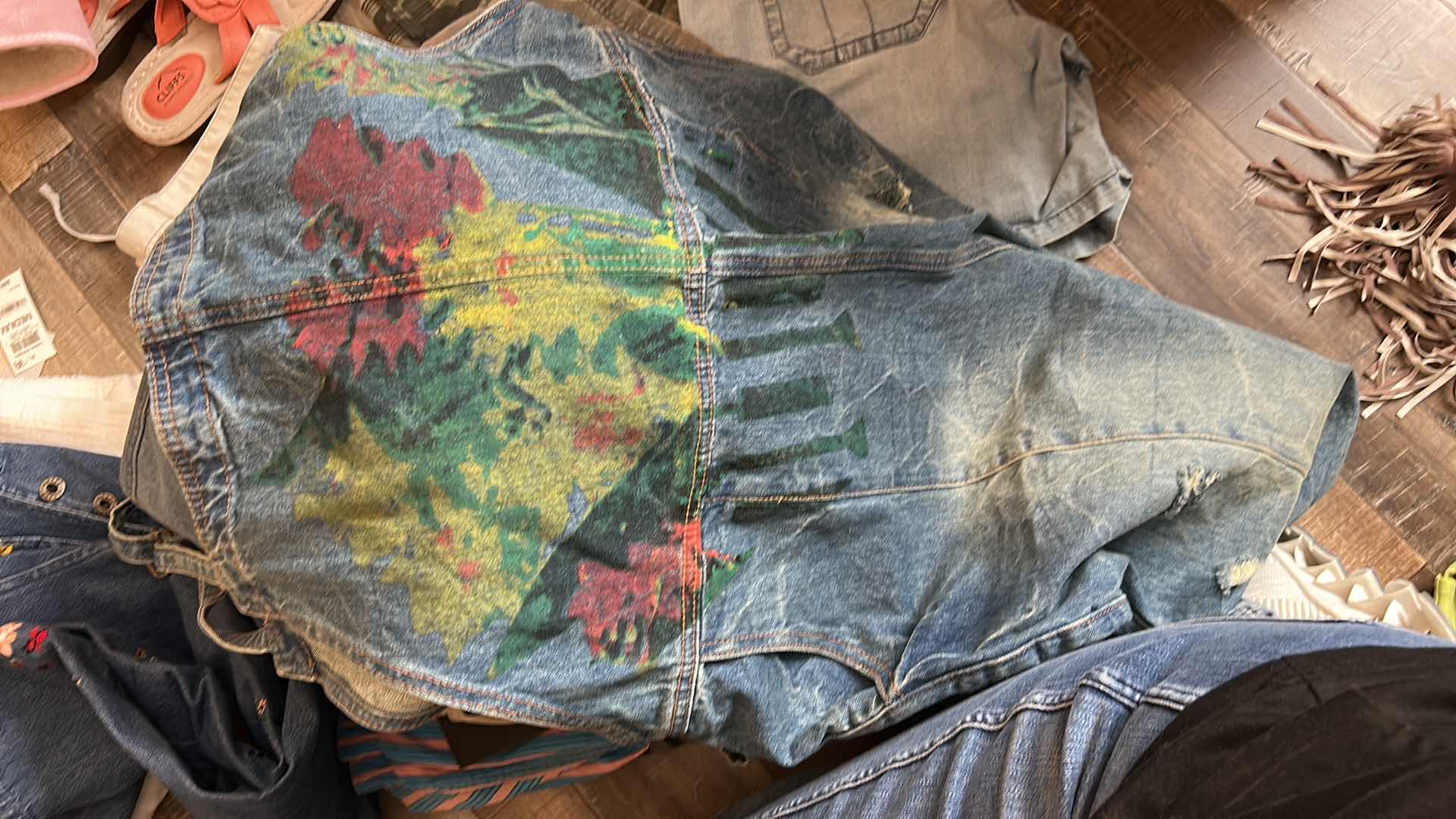 Photo 1 of BOX OF WOMENS CLOTHING (SOME NEW WITH TAGS)