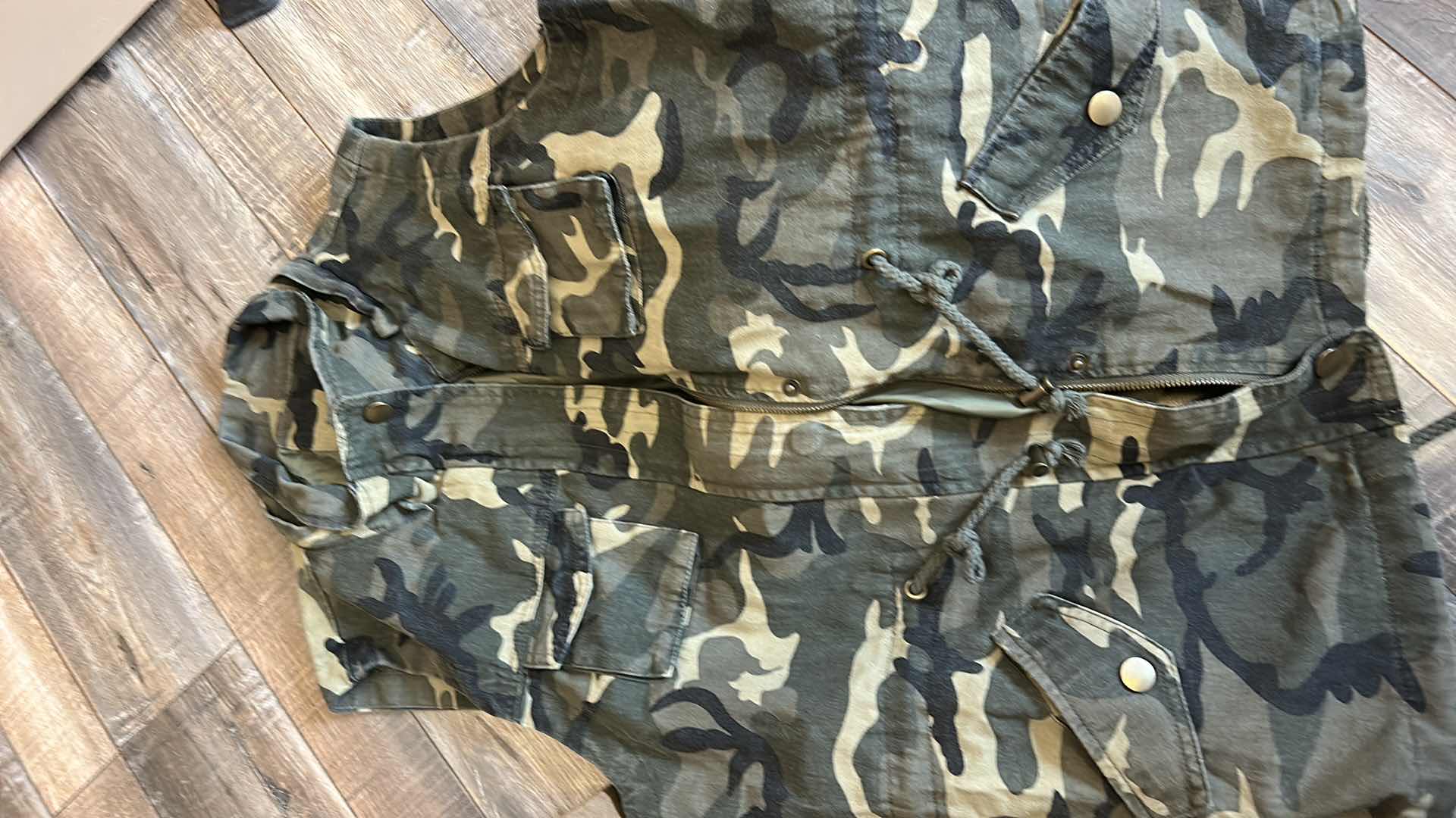 Photo 1 of BOX OF WOMENS JACKETS, SWEATSHIRTS AND VESTS SOME NEW WITH TAGS (ASSORTED SIZES)