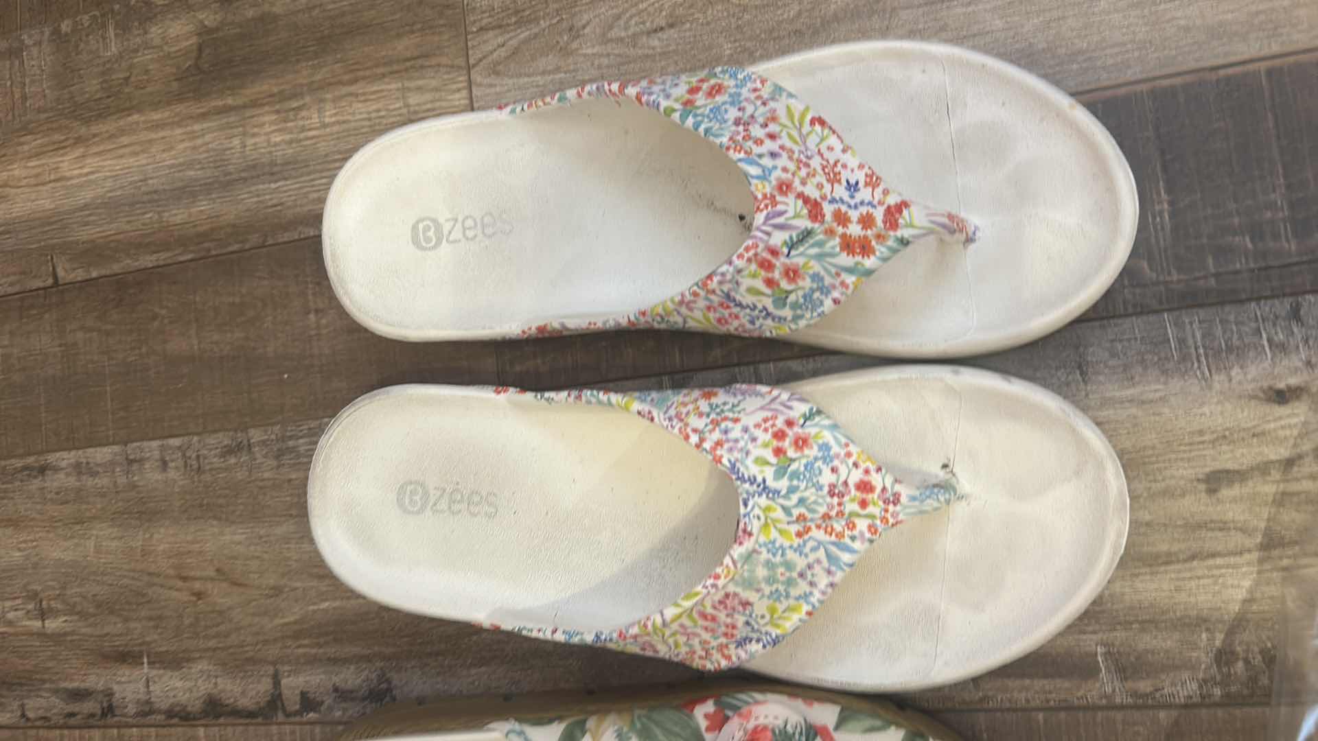 Photo 1 of 5 PAIRS WOMENS SLIP IN SHOES SIZE 8