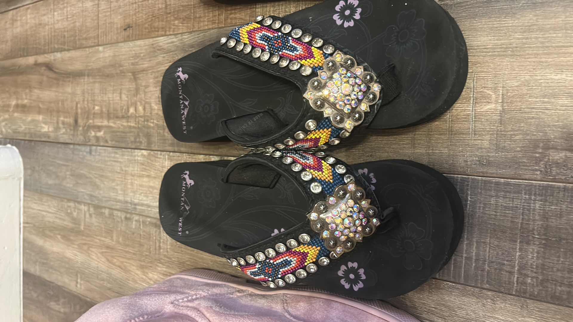 Photo 1 of 2 PAIRS MONTANA WEST WOMENS FLIP FLOPS AND 1 PSIR IF LIGHT PINK BOOTS SIZE 8