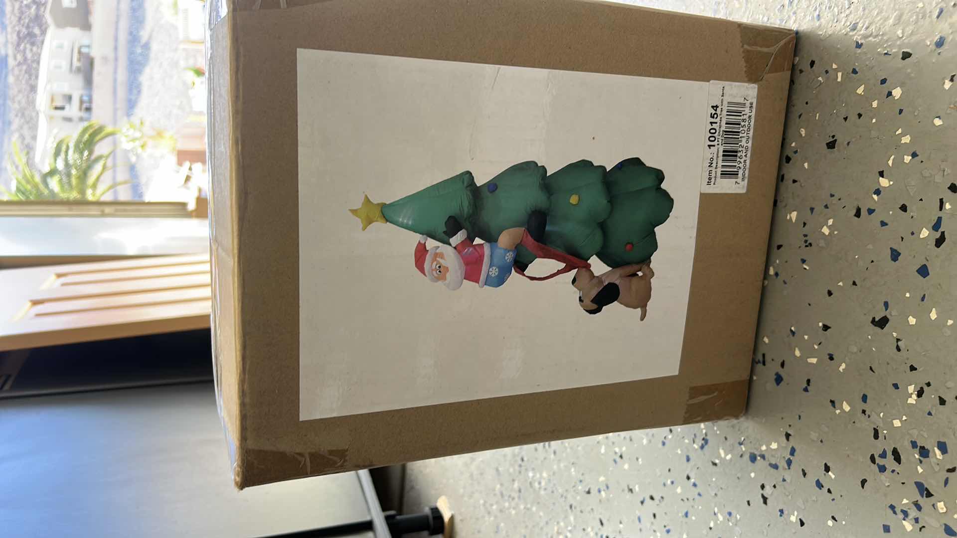 Photo 1 of 3 - CHRISTMAS DECOR