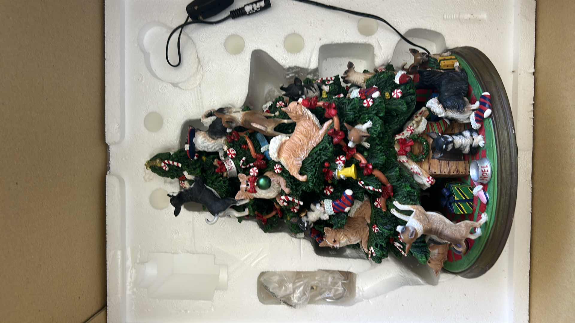 Photo 1 of DANBURY MINT CHIHUAHUA LIGHTED CERAMIC CHRISTMAS TREE
