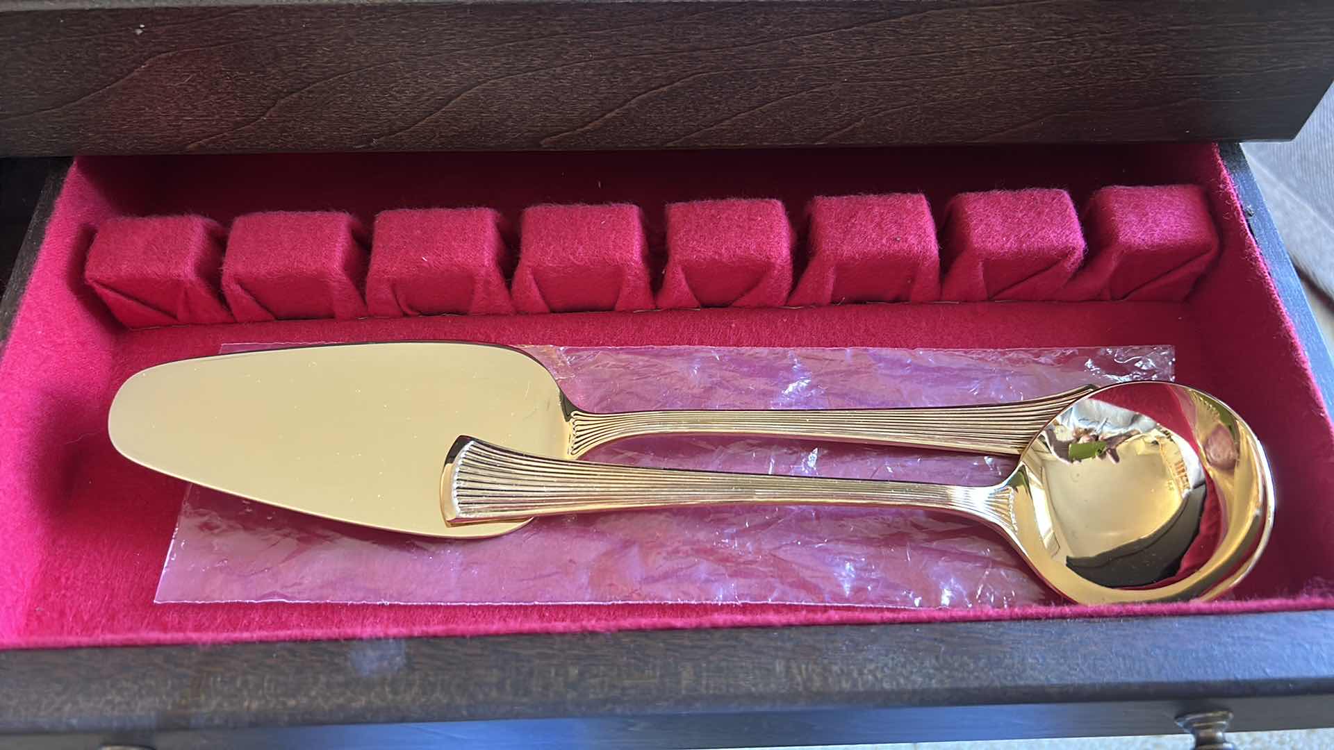 Photo 1 of 44PC GEORGIAN HOUSE “CHRISTY” 24K GOLD PLATED SERVING WARE IN WOOD BOX