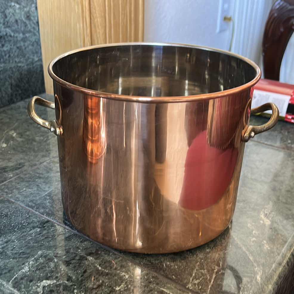 Photo 1 of 2 / COPPER AND STAINLESS STEEL COLANDER AND STOCK POT  WITH BRASS HANDLES (LARGEST 19.5”)