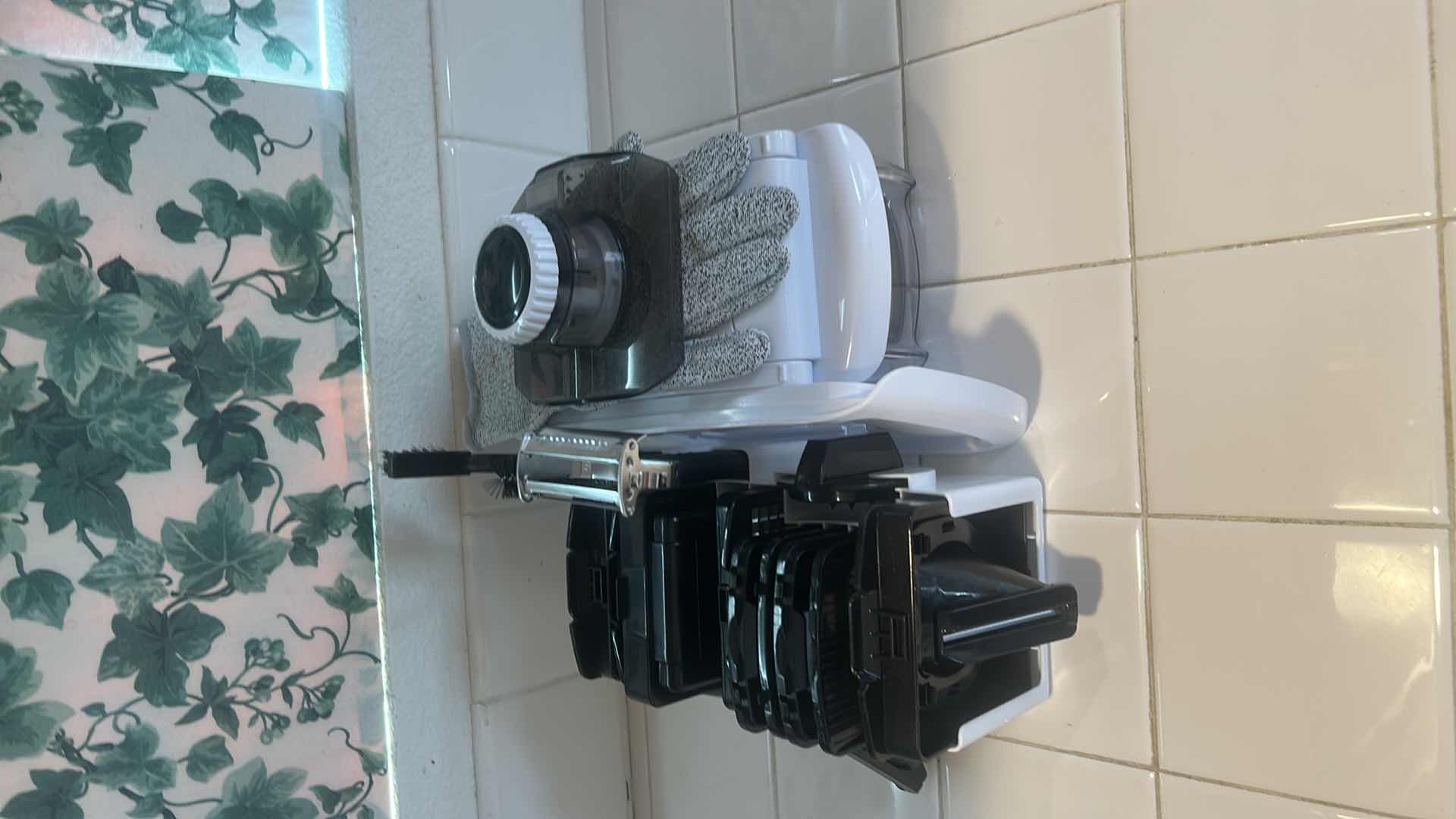 Photo 1 of FUIISTAR 13 IN 1 MASTER CHOPPER PRO