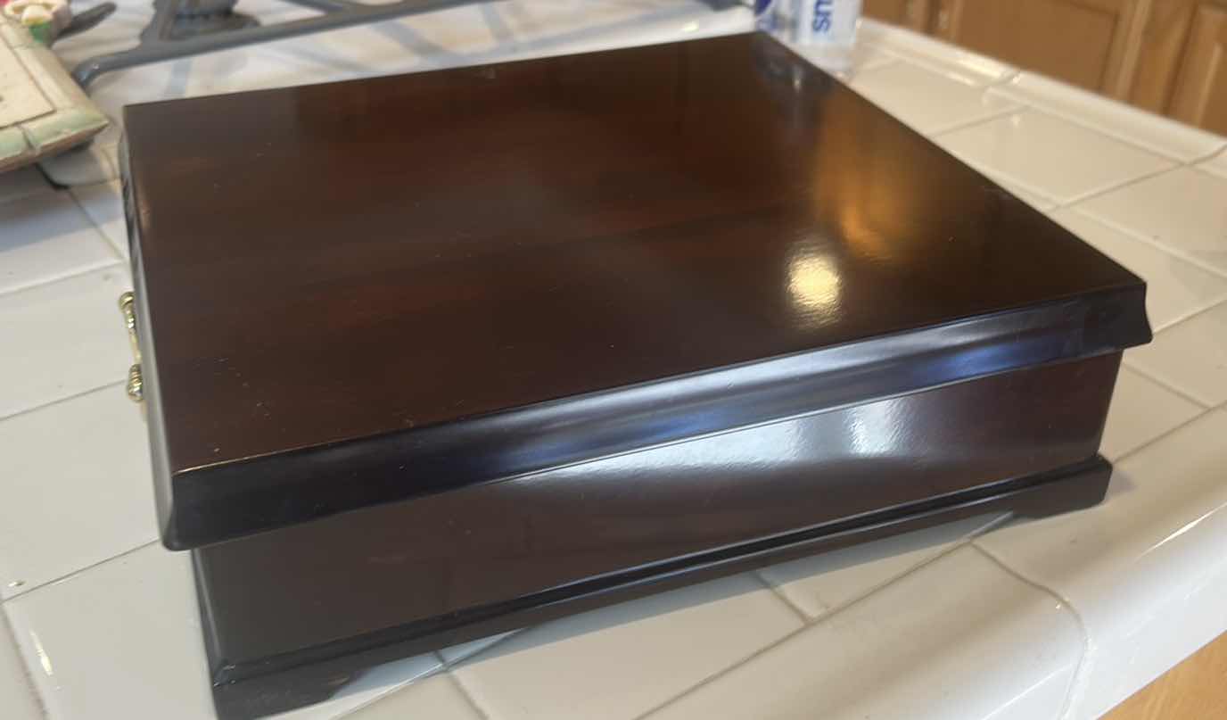 Photo 1 of THE BOMBAY COMPANY SIGNATURE TEA CHEST