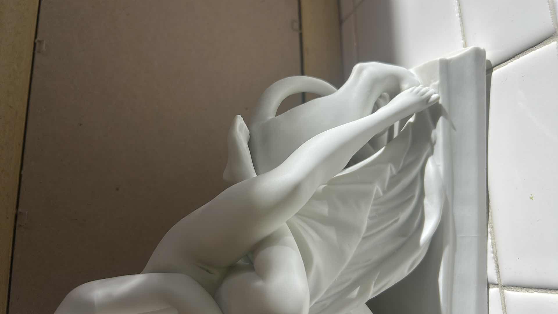 Photo 1 of PARIAN SCULPTURE “UNA AND THE LION” H10”