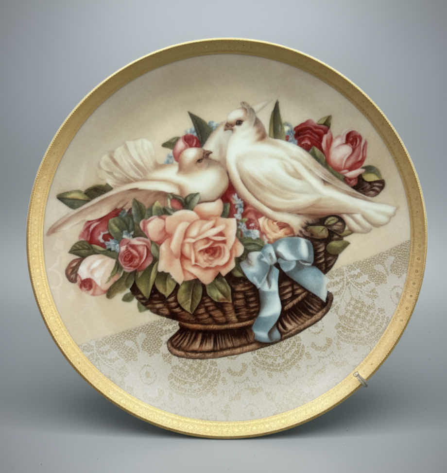 Photo 1 of LIMITED EDITION GLORIA VANDERBILT HEIRLOOM COLLECTION “ROMANCE IN BLOOM” NUMBERED PLATE 8”
