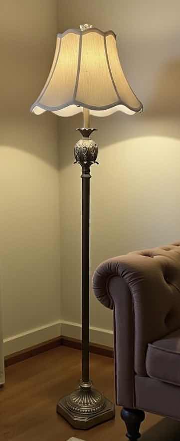 Photo 1 of METAL FLOOR LAMP H63”