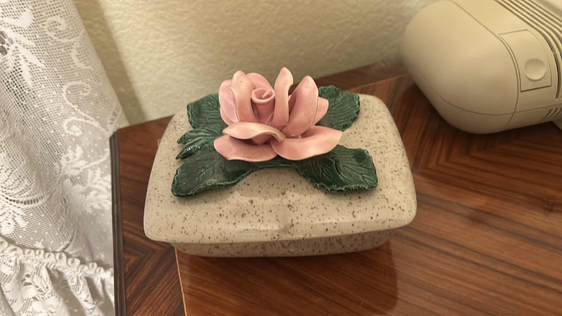 Photo 1 of CALIFORNIA POTTERY- TRINKET BOX WITH ROSE 7“ x 5“ x H5“