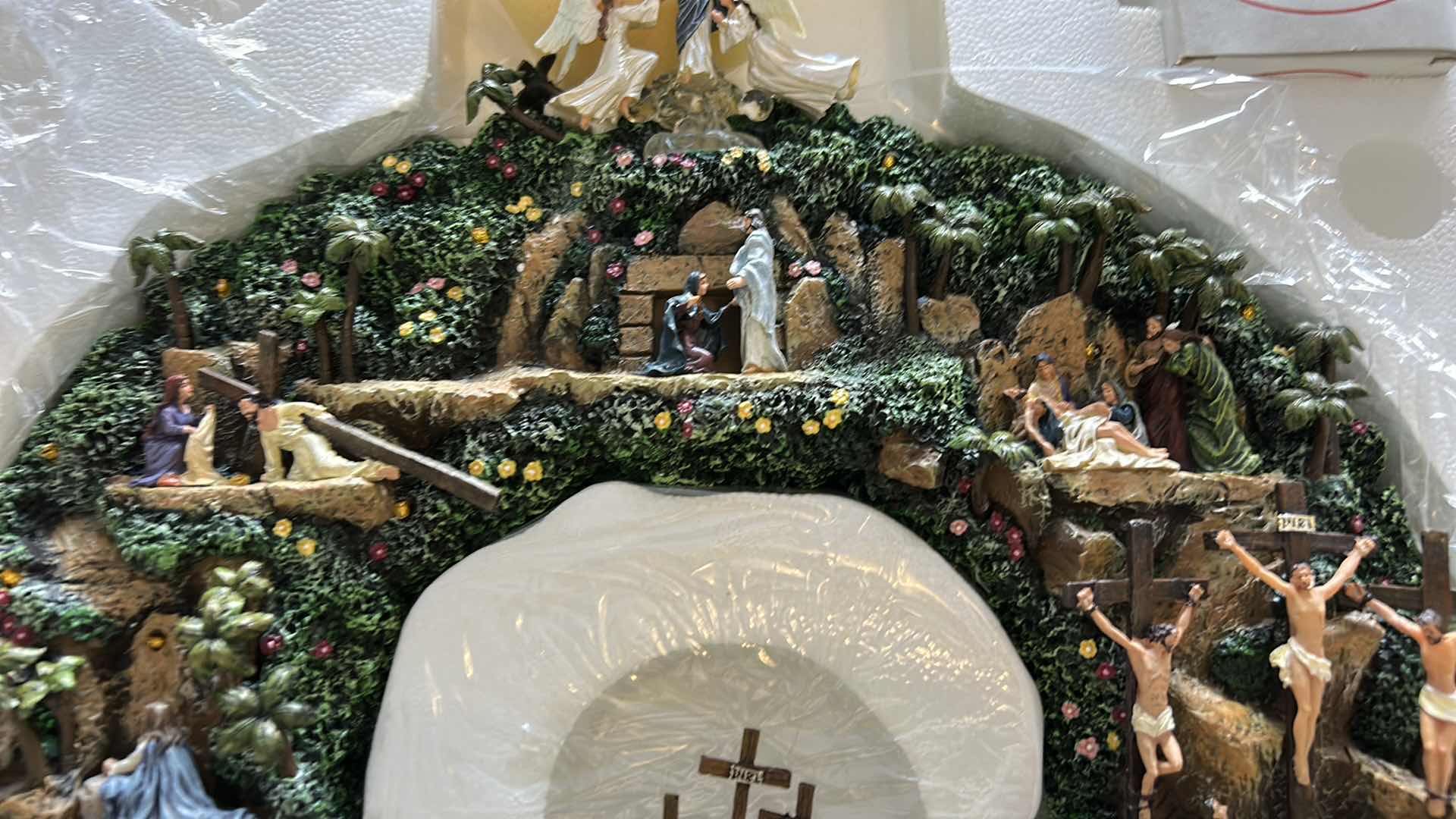 Photo 1 of THOMAS KINKADE FAITH WREATH WITH COA