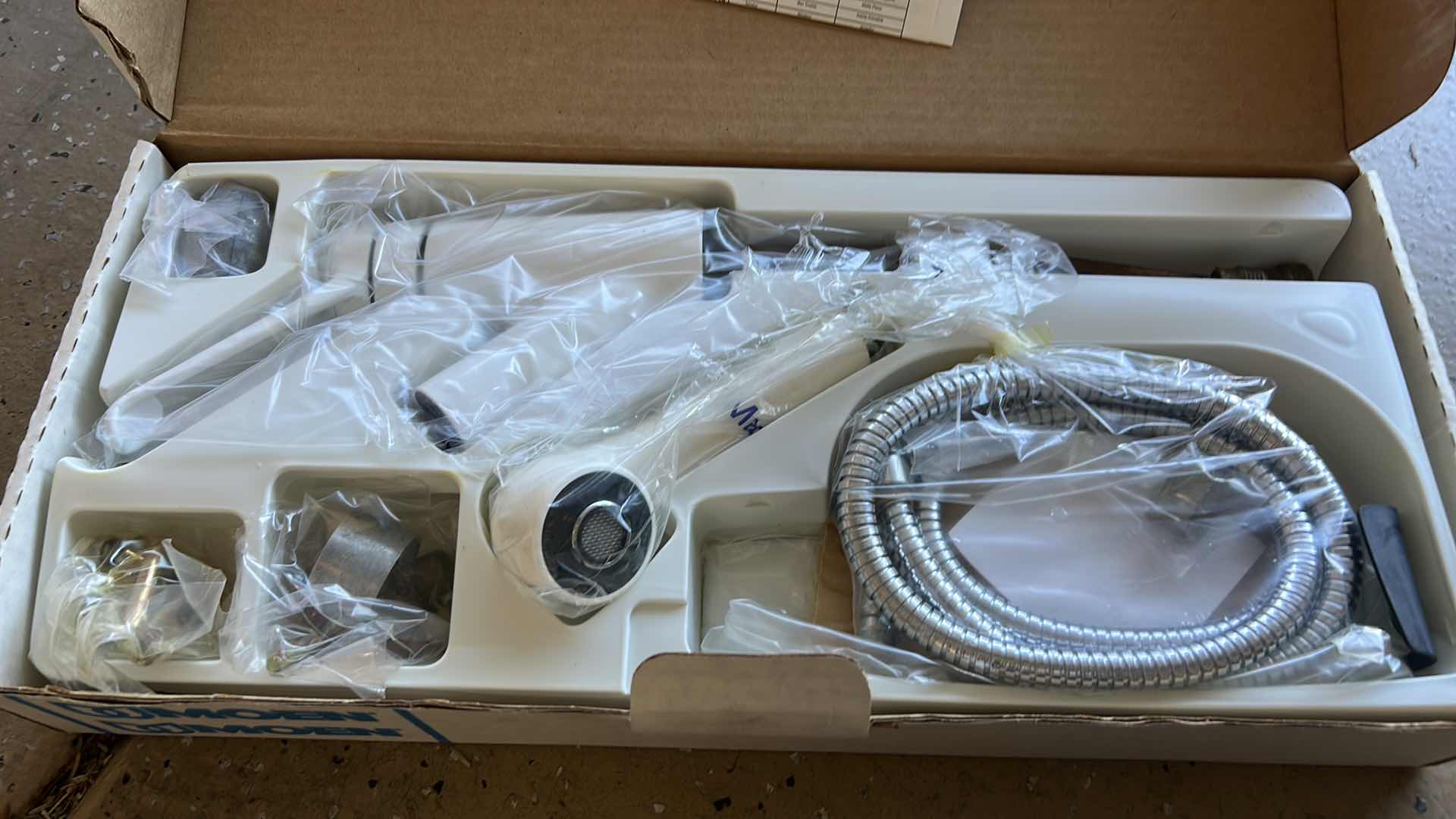 Photo 1 of NEW MOEN SINGLE HANDLE KITCHEN FAUCET