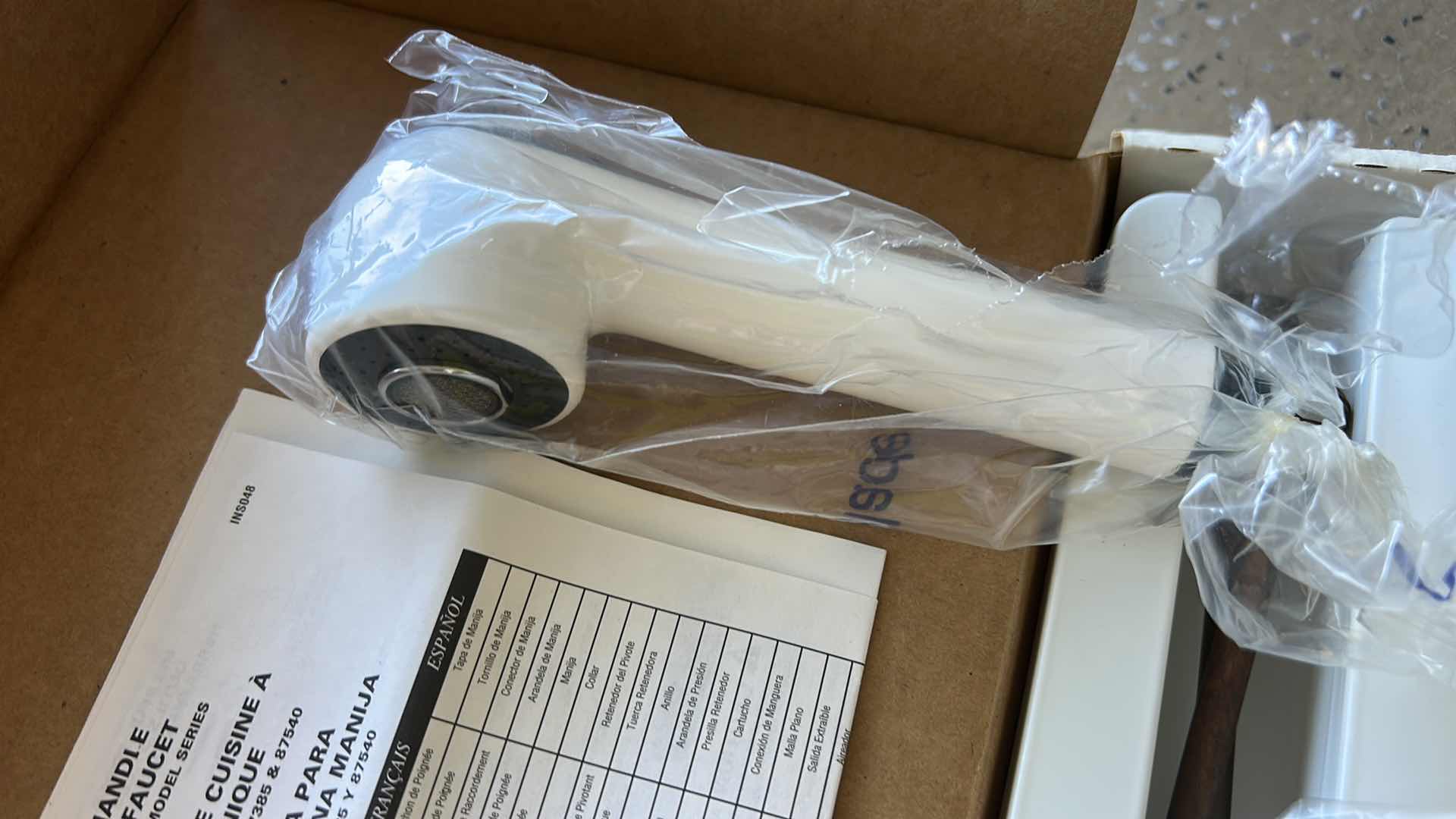 Photo 1 of NEW MOEN SINGLE HANDLE KITCHEN FAUCET