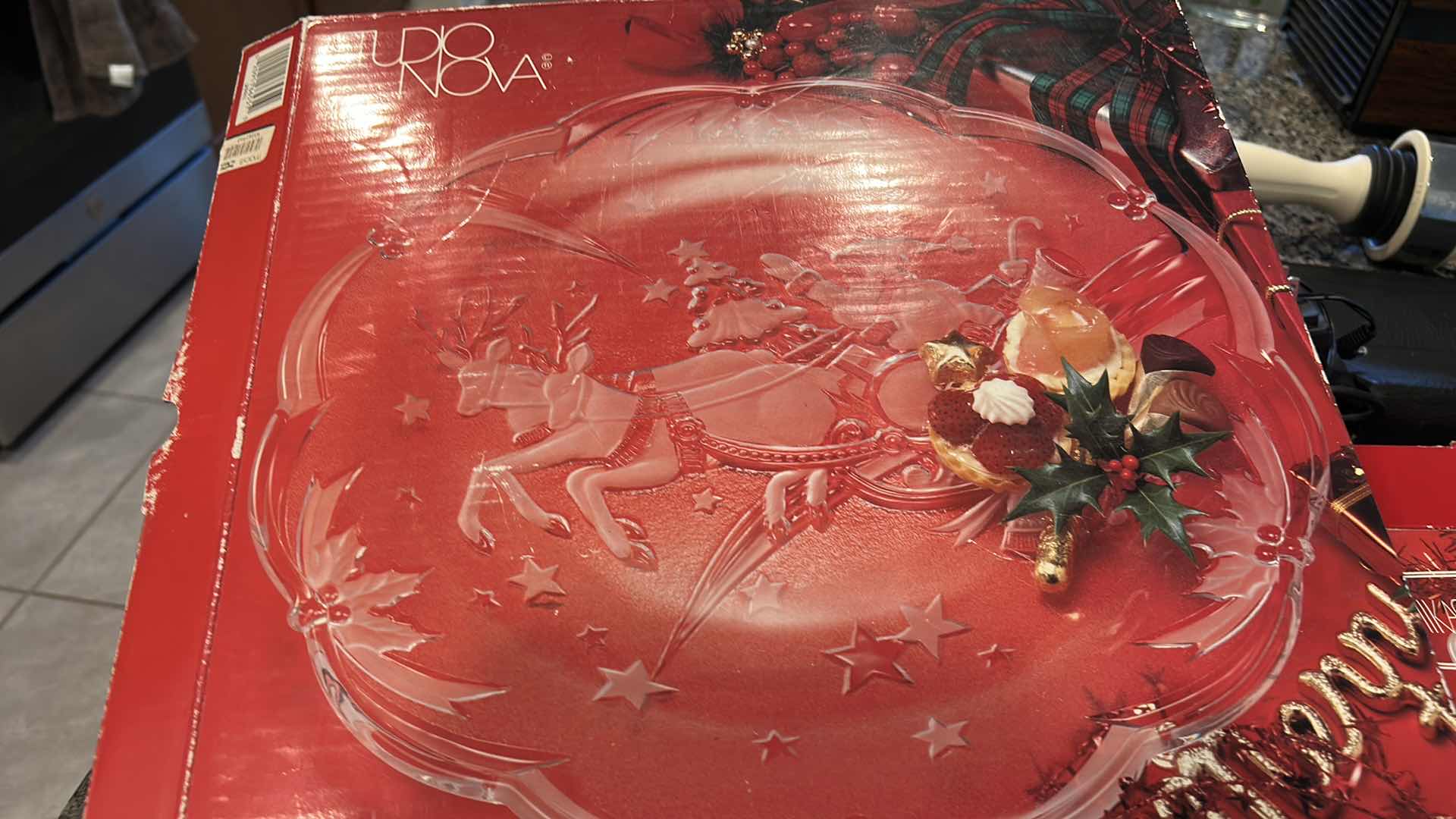 Photo 1 of 3- CLASS/CRYSTAL SERVING PLATES