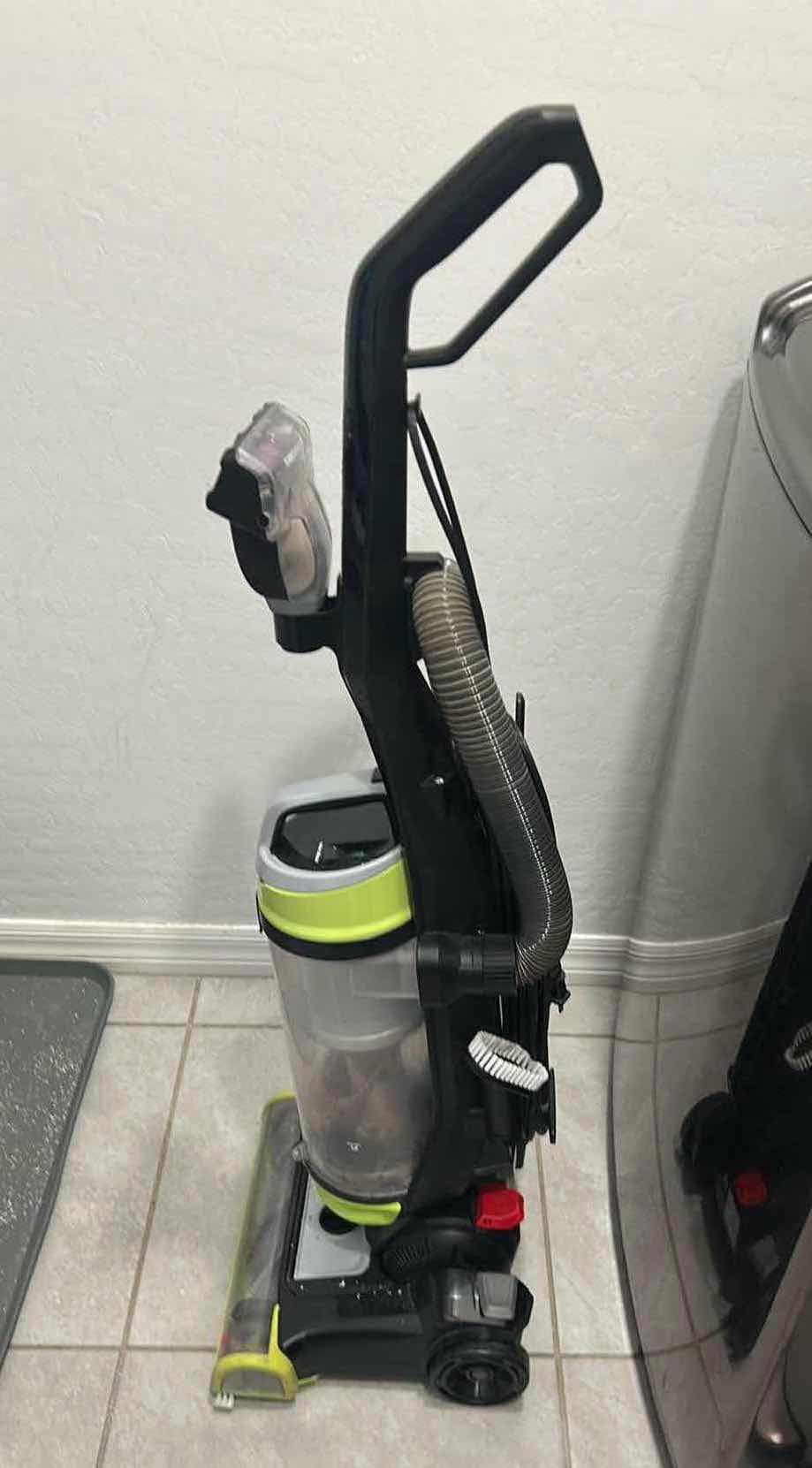 Photo 1 of BISSELL CLEANVIEW SWIVEL PET VACUUM CLEANER