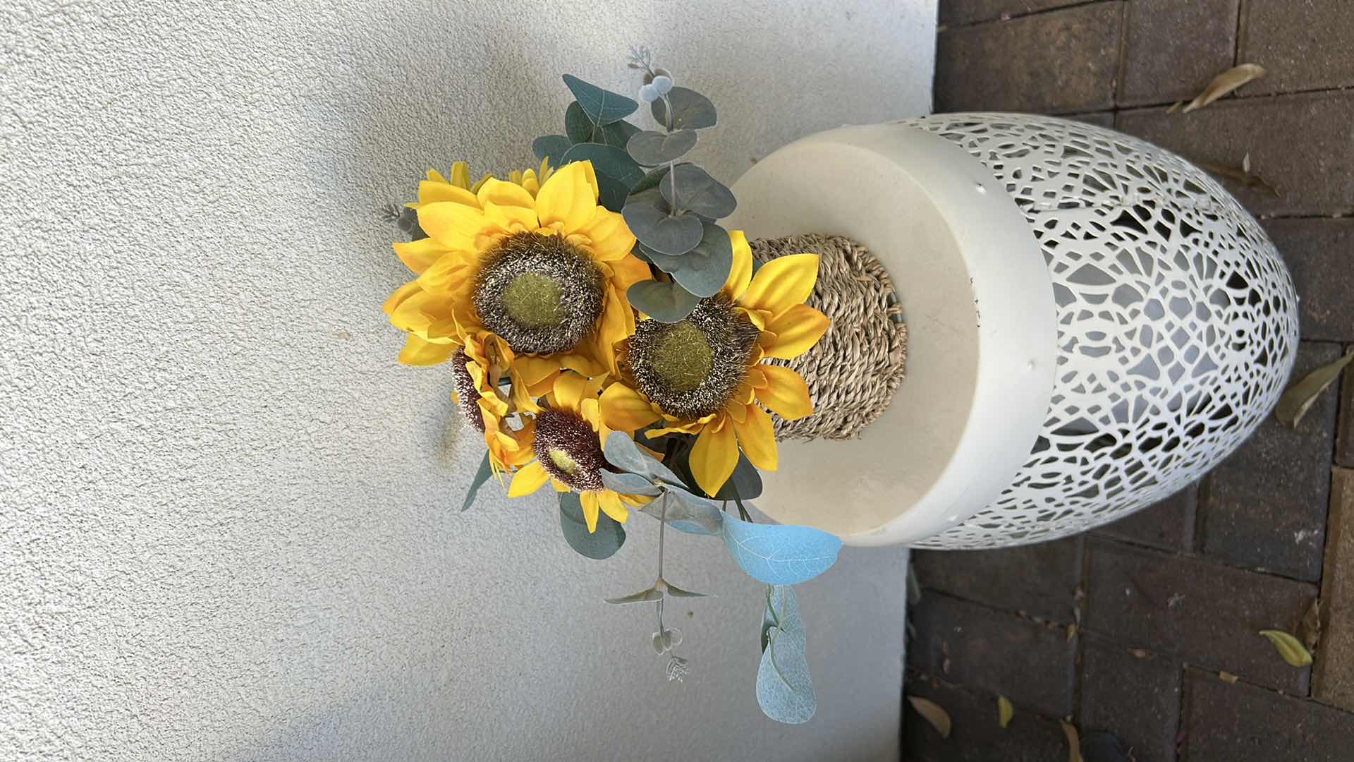 Photo 1 of BEIGE METAL STAND FAUX FLOWERS H 20"