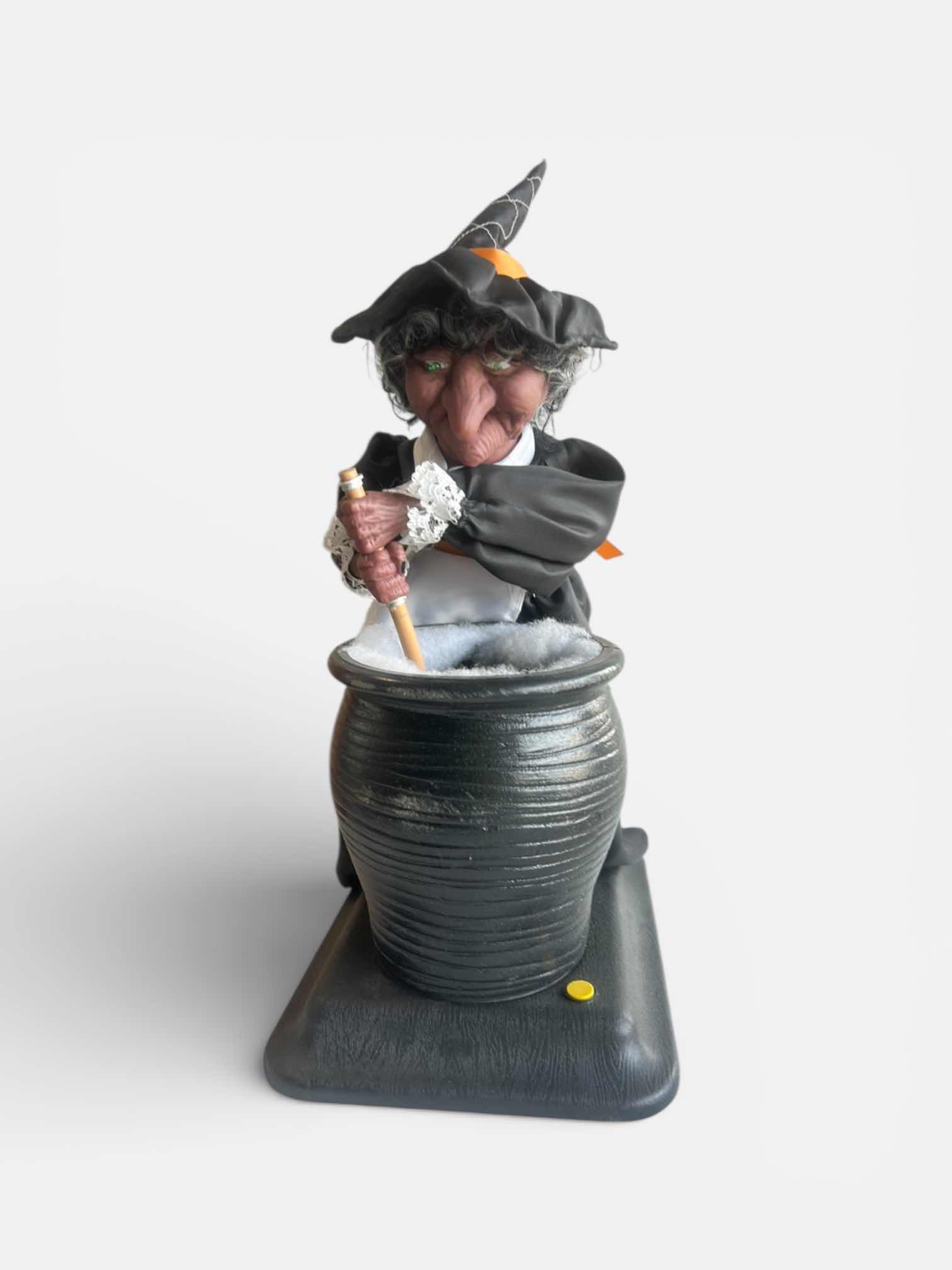 Photo 1 of HALLOWEEN DECOR H18”