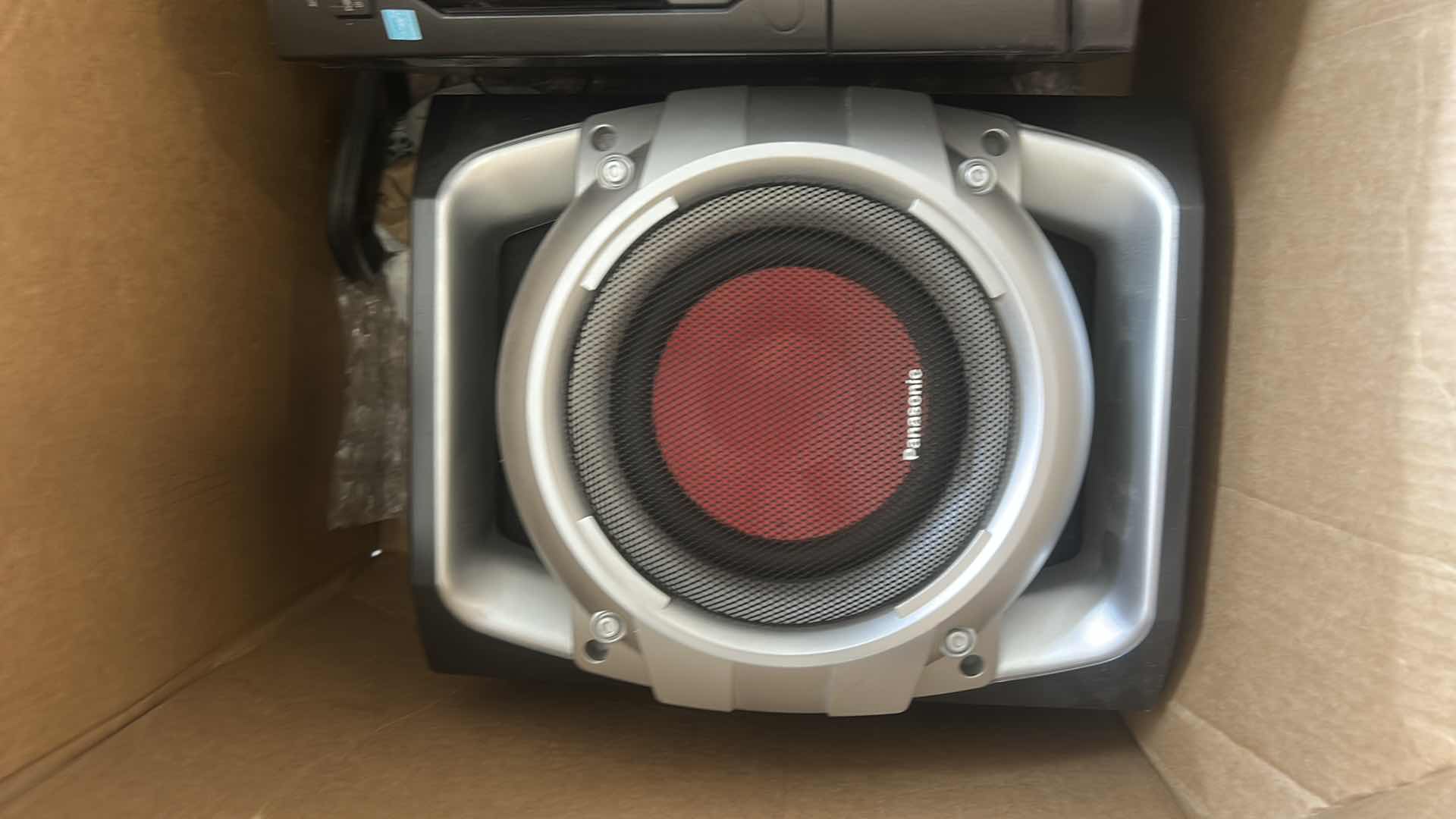 Photo 1 of PANASONIC SA-AK520 MINI COMPONENT STEREO SYSTEM AND SUBWOOFERS