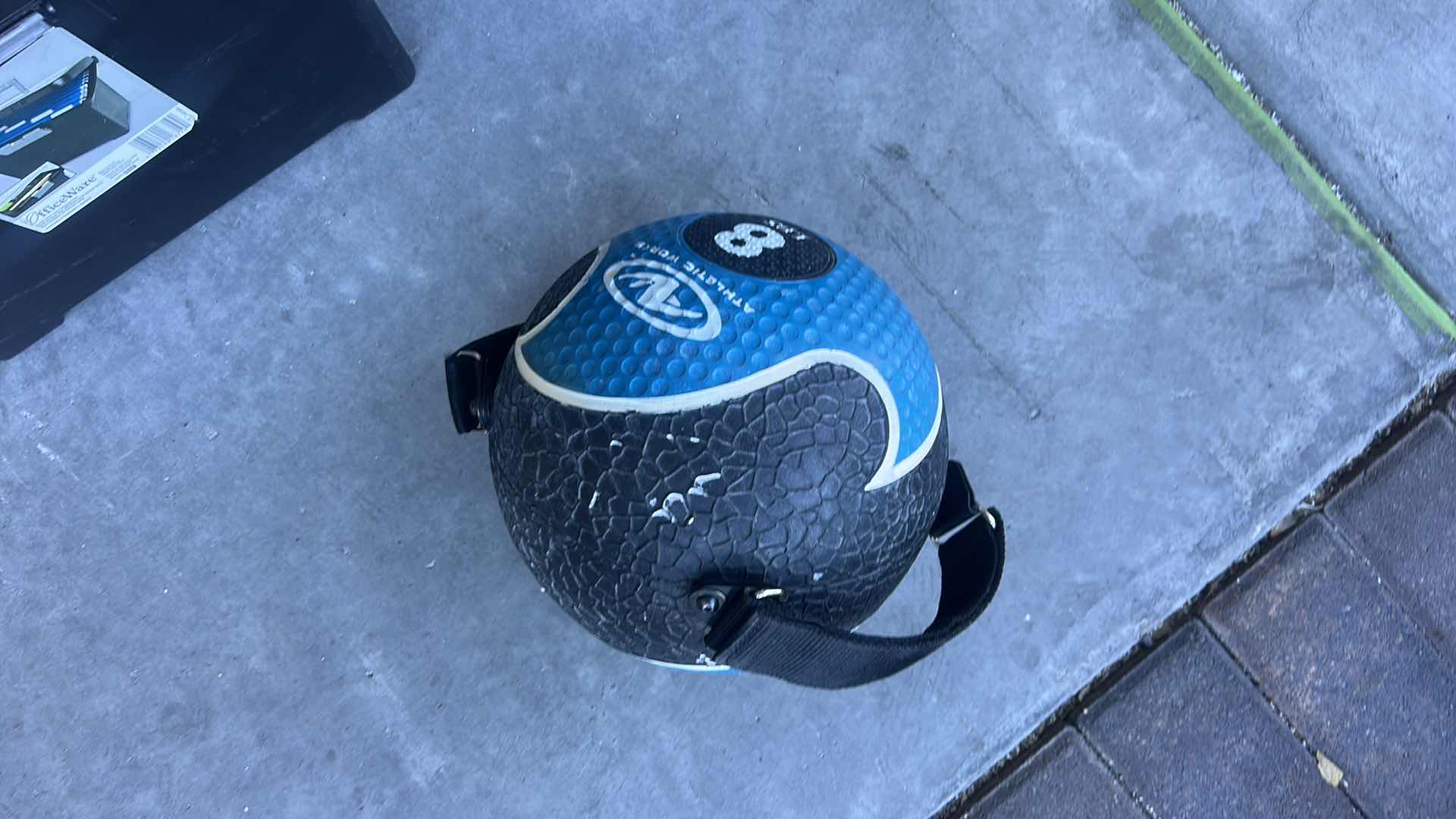 Photo 1 of 8 lb MEDICINE BALL